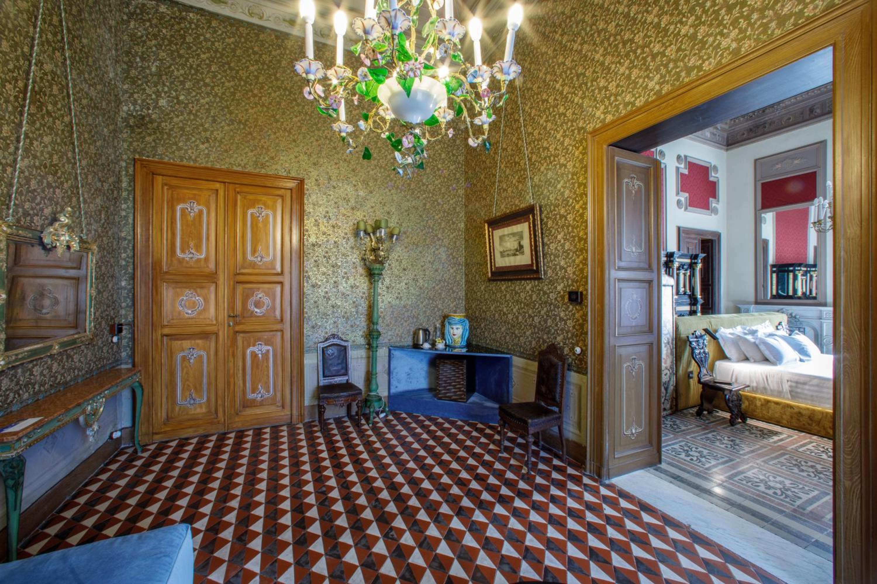 Suite - Photo 14