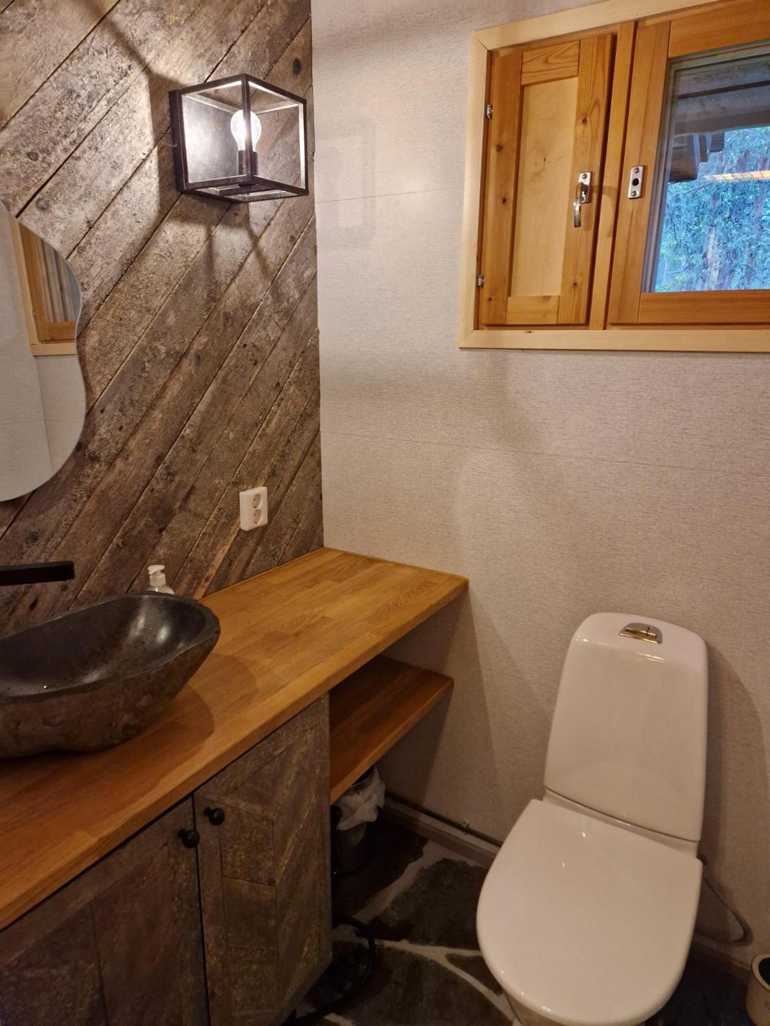 One-Bedroom House - Photo 16