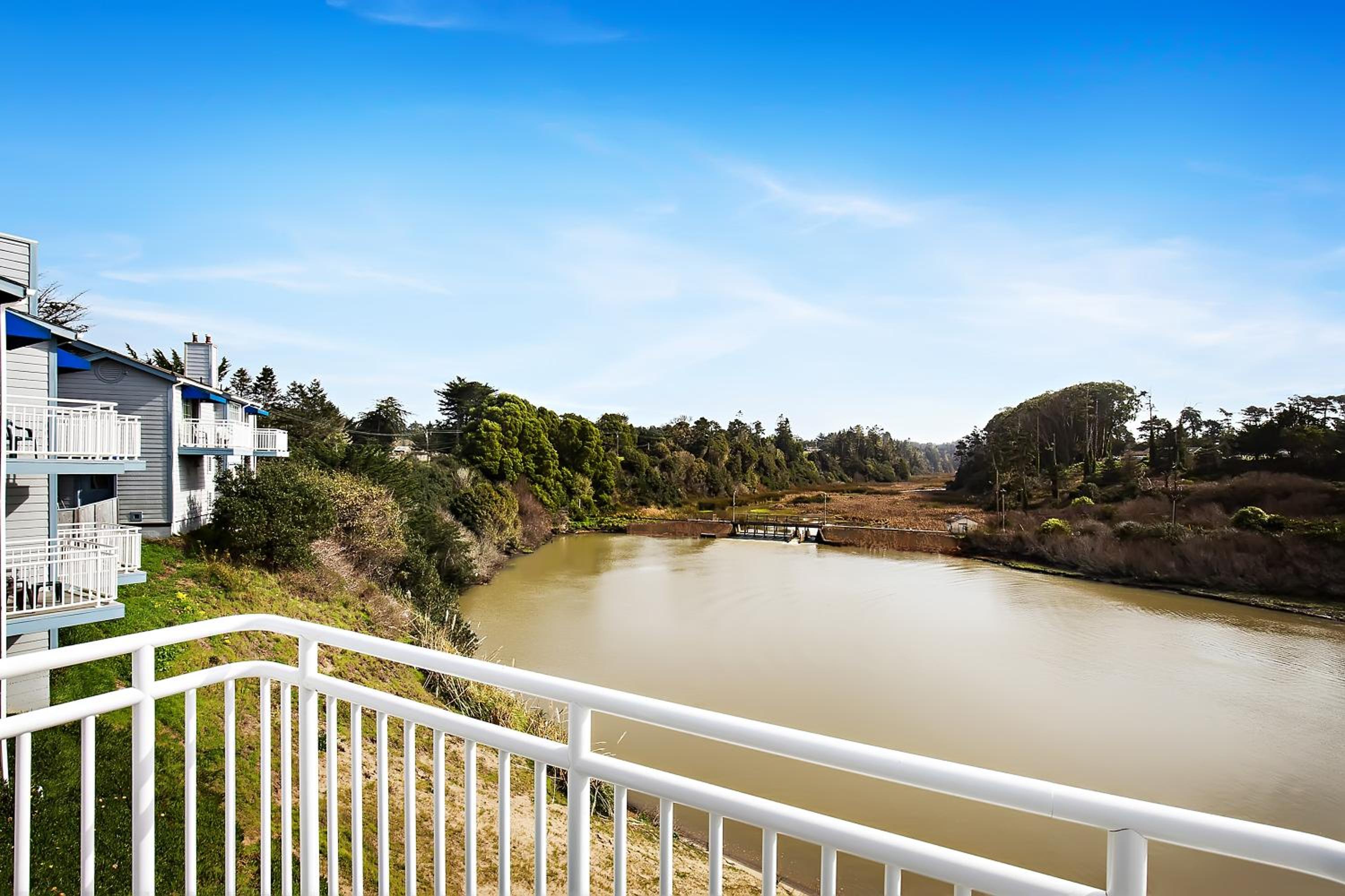 1 King Soaking Tub with Balcony Estuary View - Photo 2
