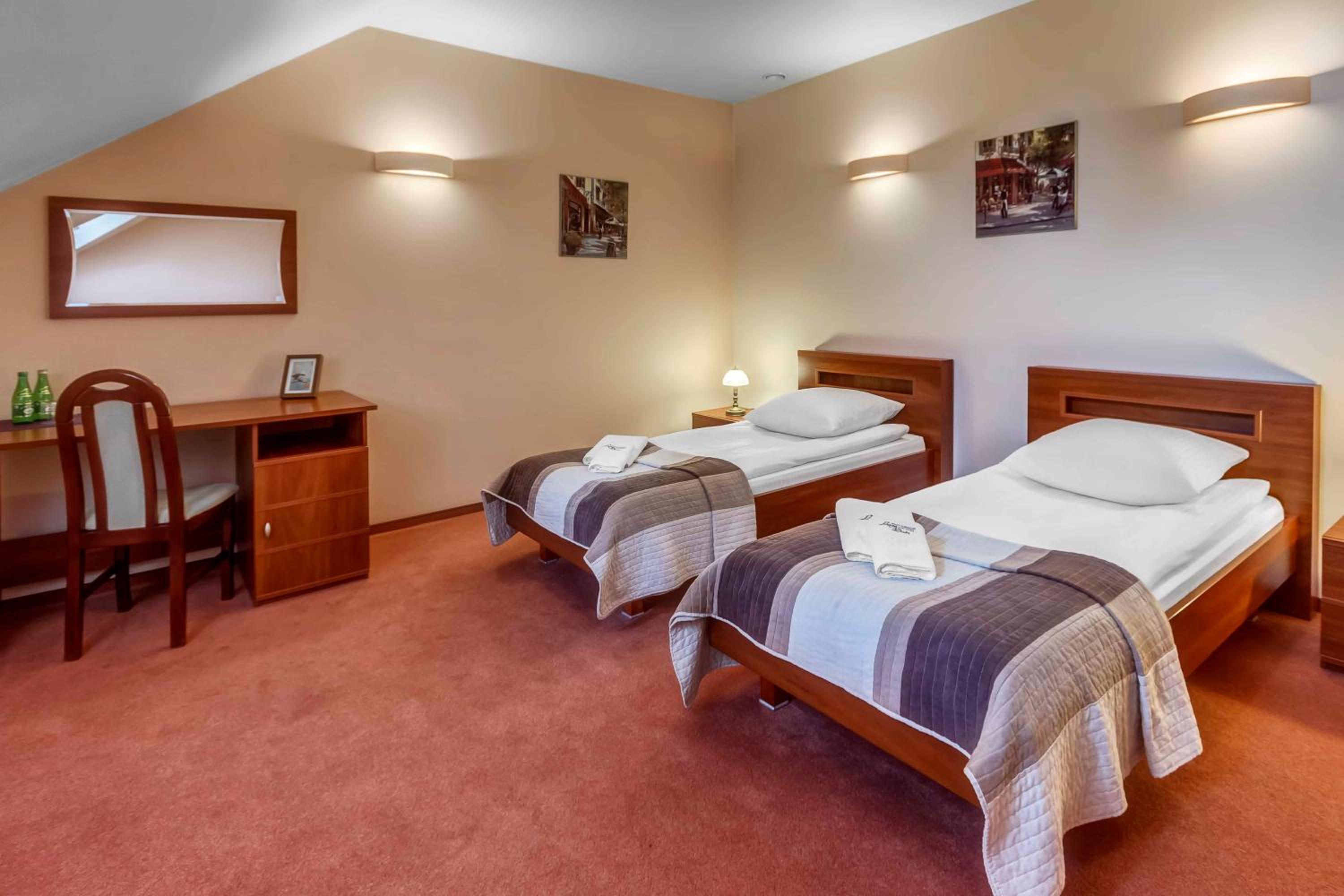 Twin Room - Photo 6