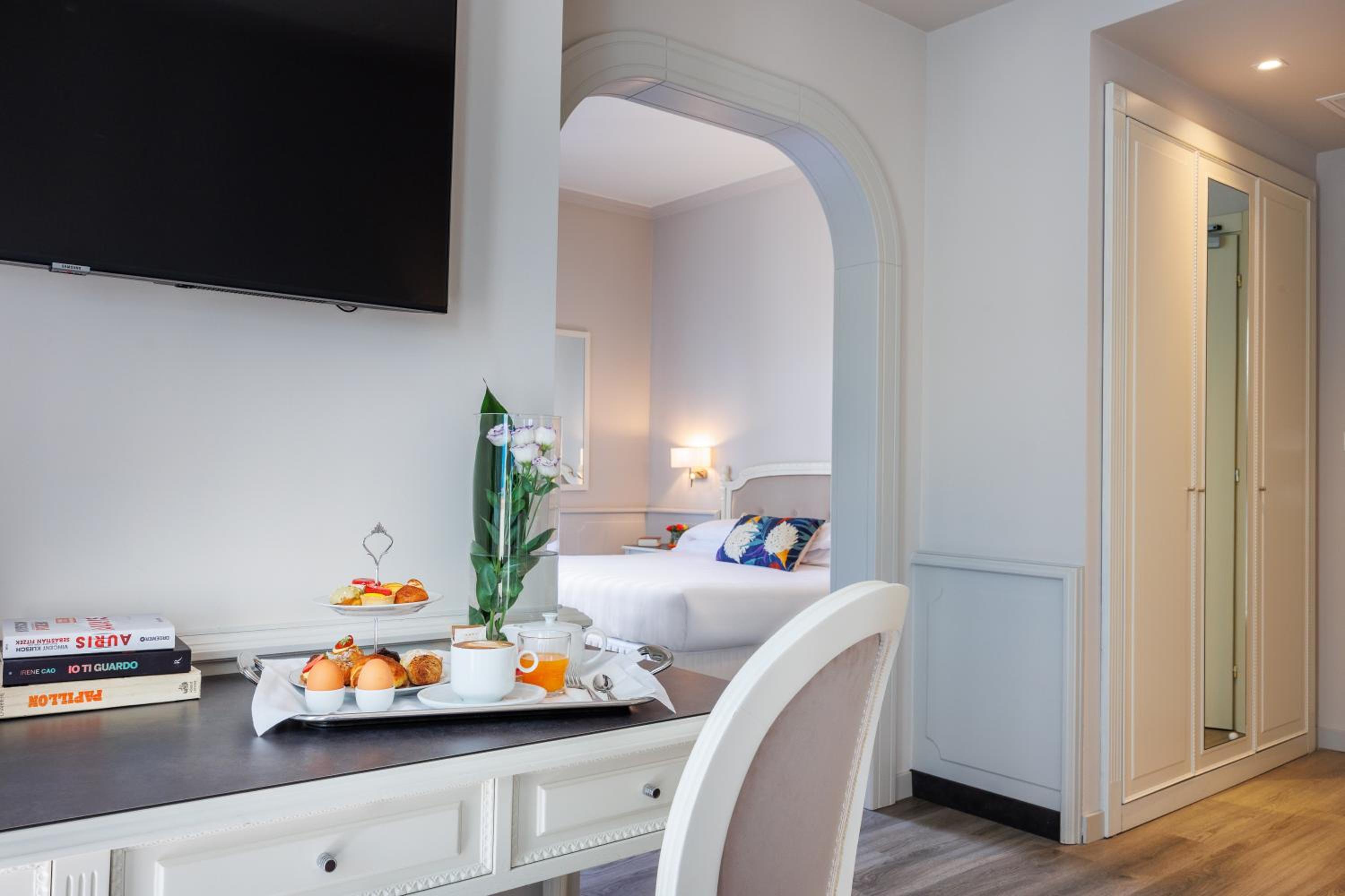 Junior Suite with Terrace - Photo 8