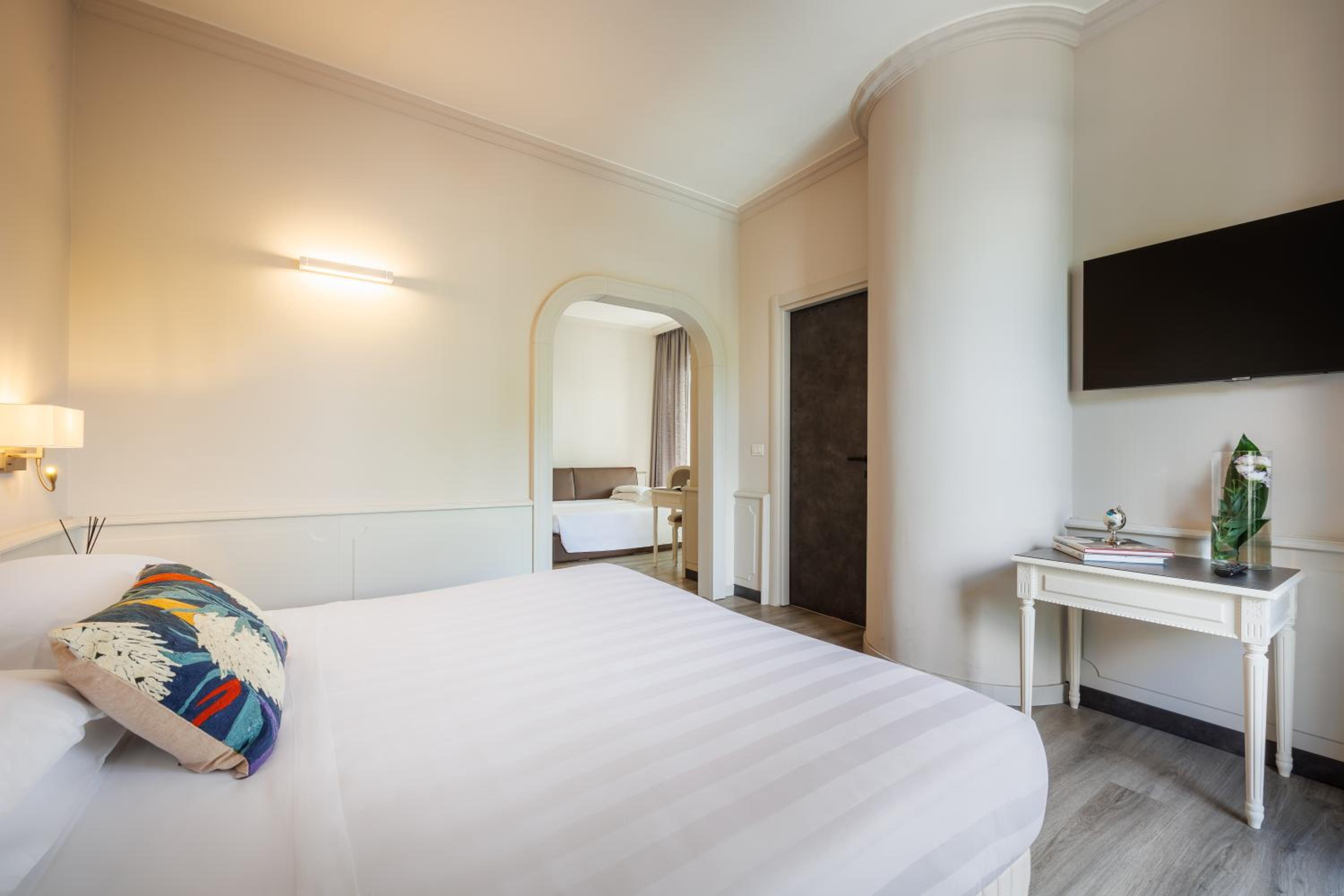 Junior Suite with Terrace - Photo 9