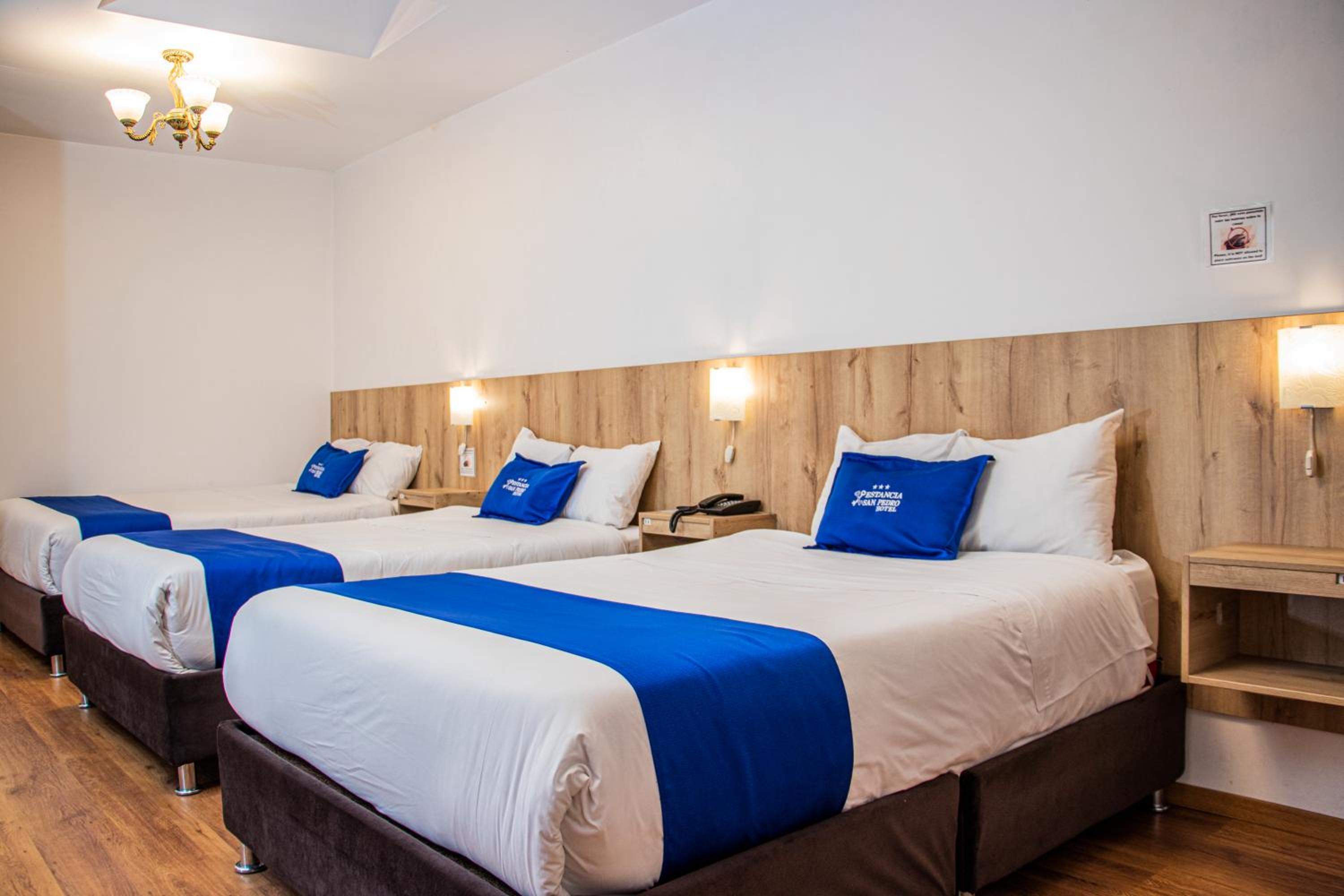 Quadruple Room with Private Bathroom photo 1