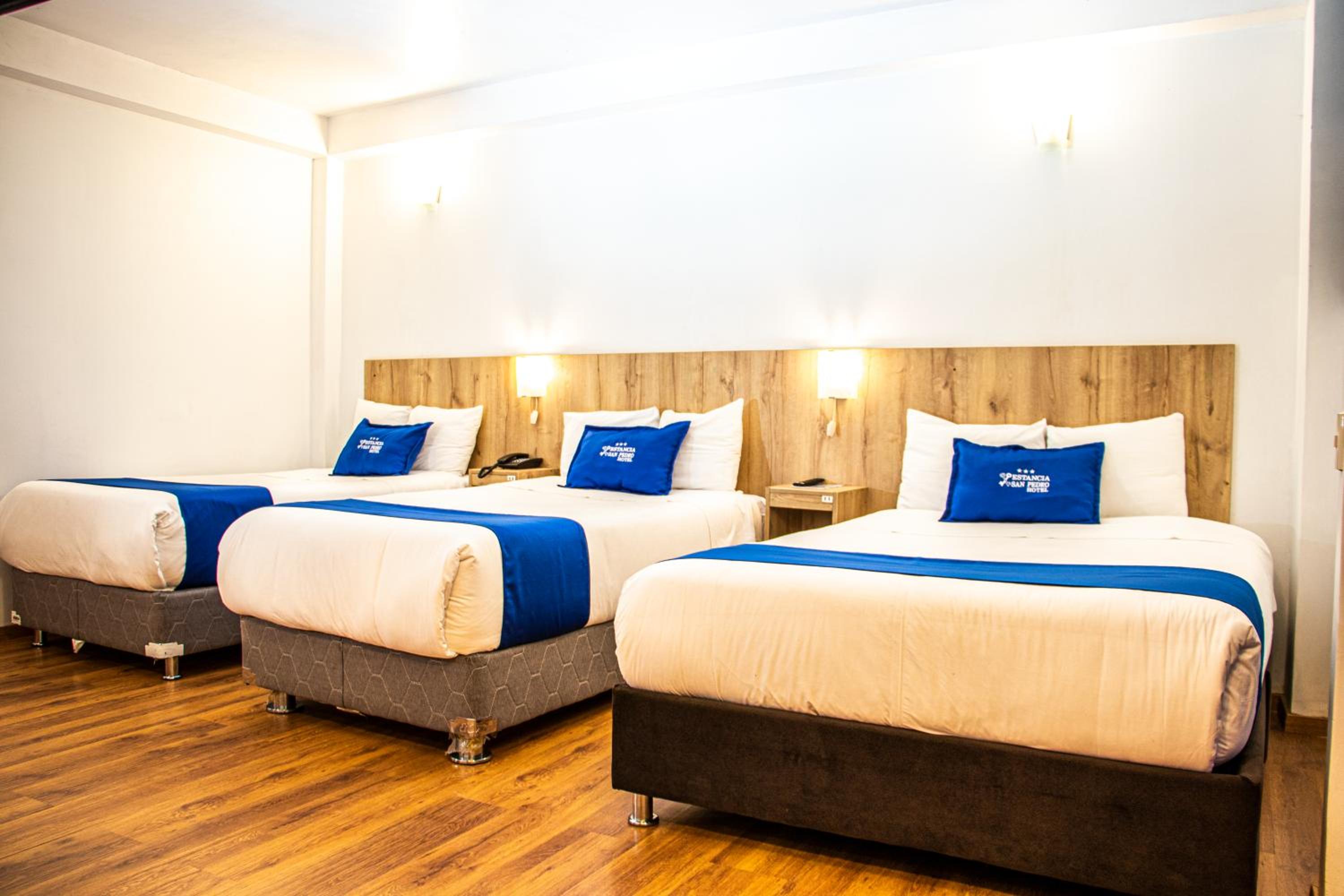 Quadruple Room with Private Bathroom photo 3