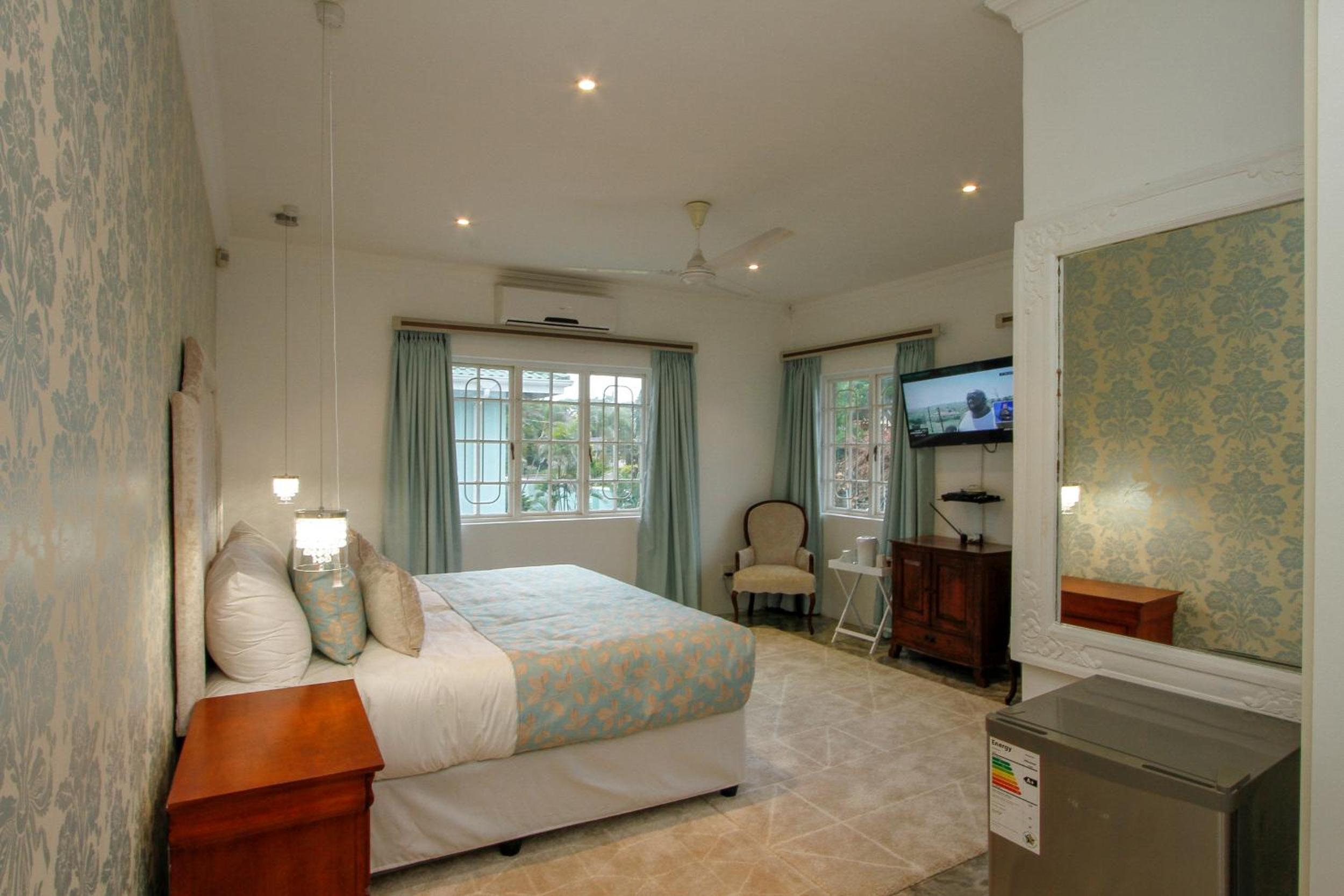 Deluxe Queen Room