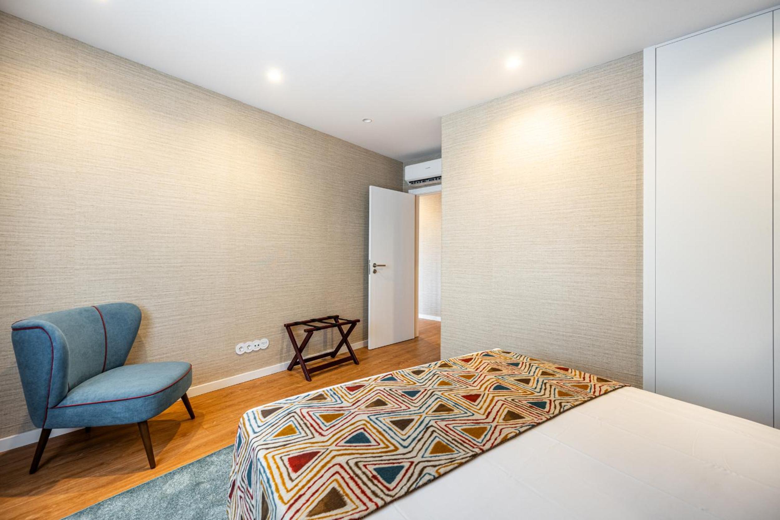 Panoramic Three-Bedroom Apartment photo 2