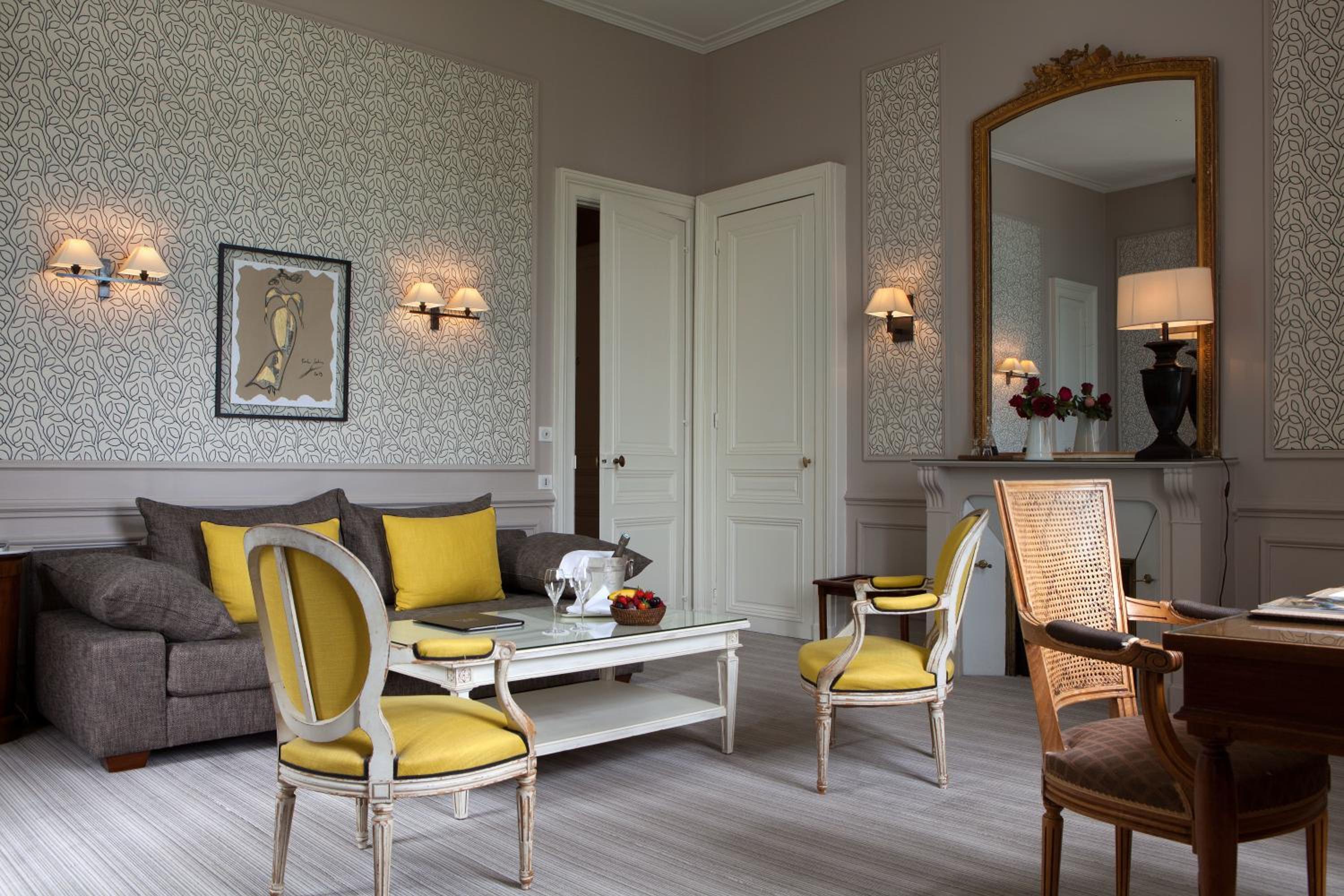 Chateau Suite - Photo 1