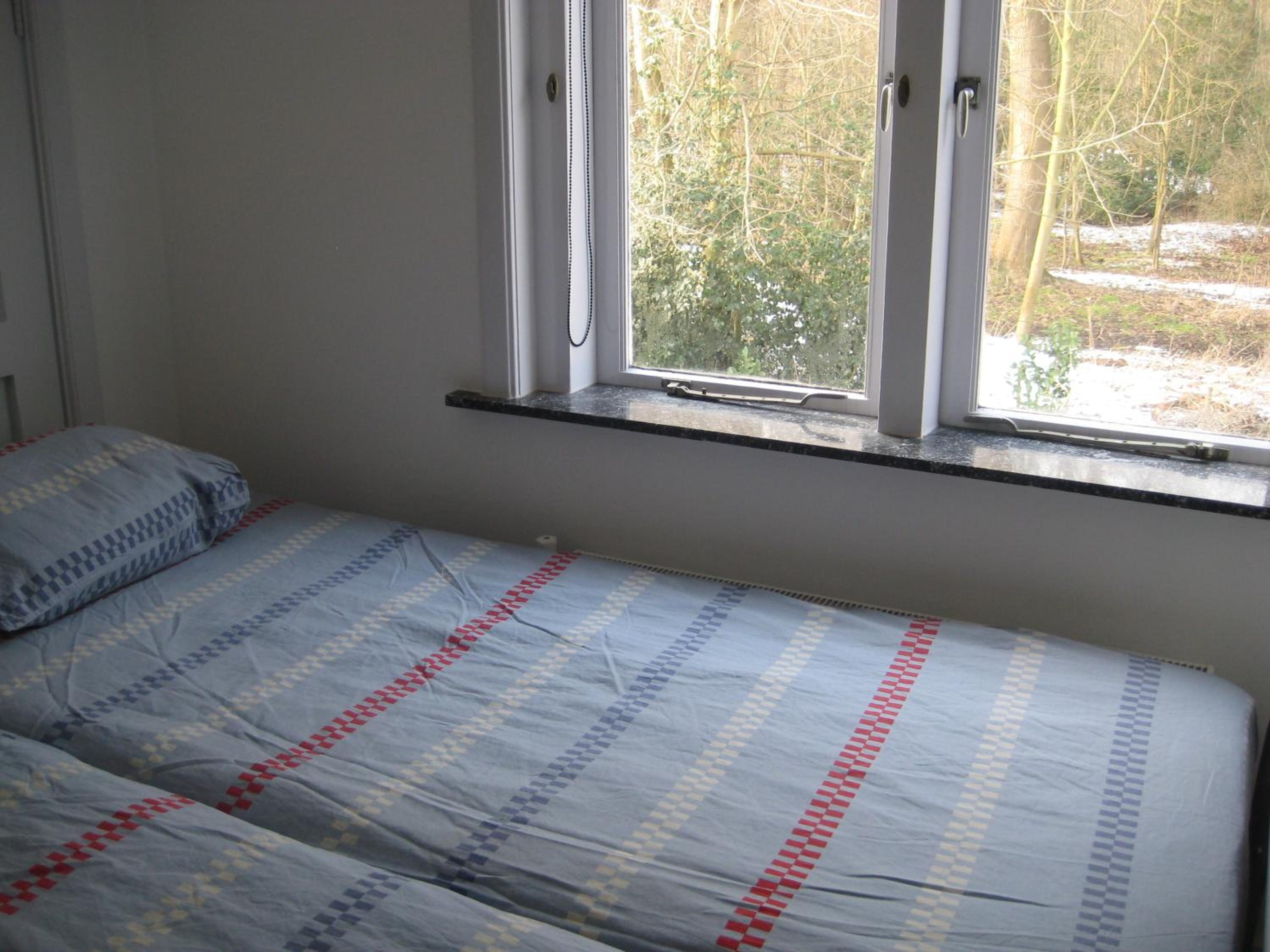 Basic Triple Room with Shared Bathroom photo 1