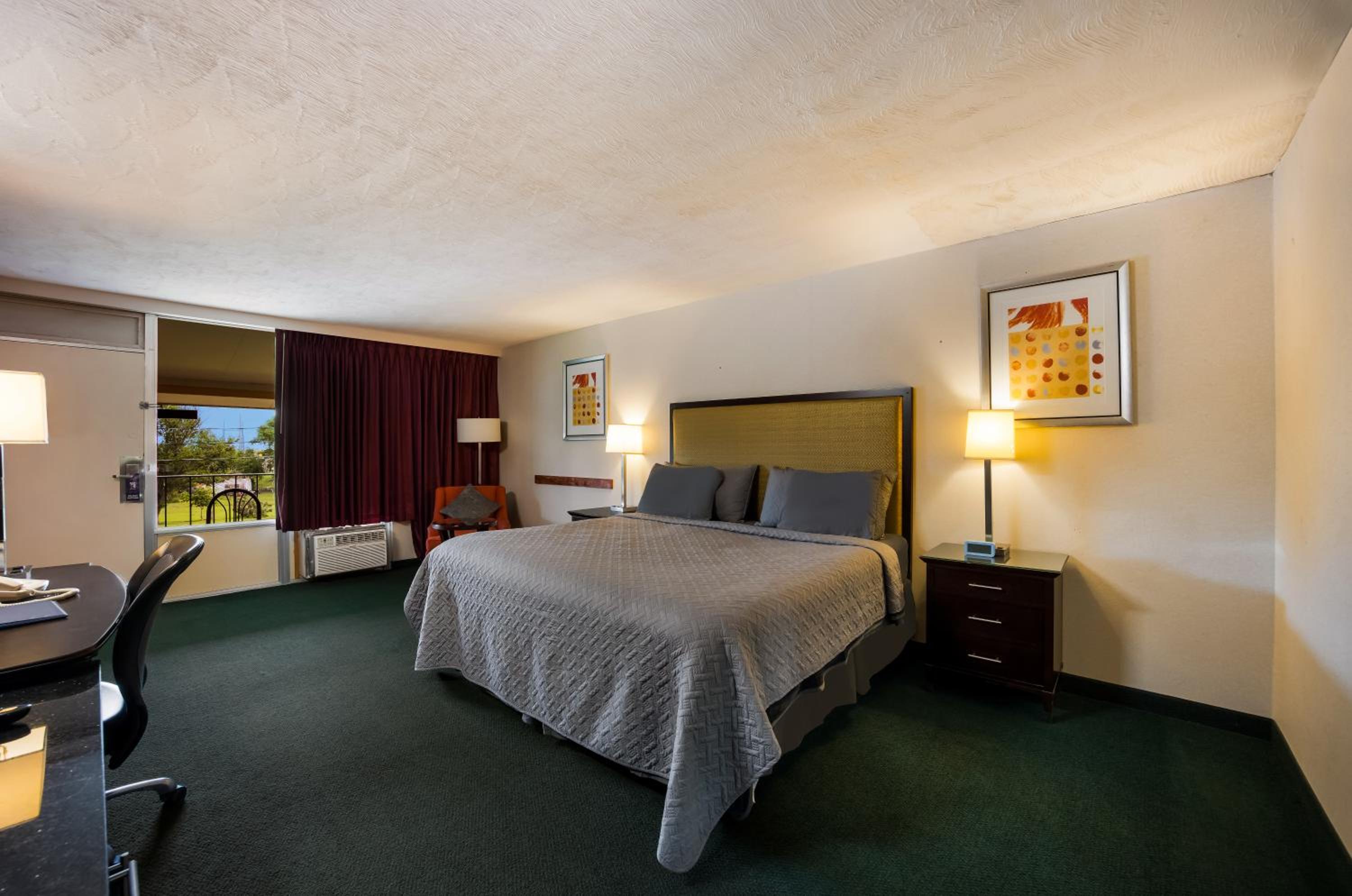 King Room - Non-Smoking - Photo 1