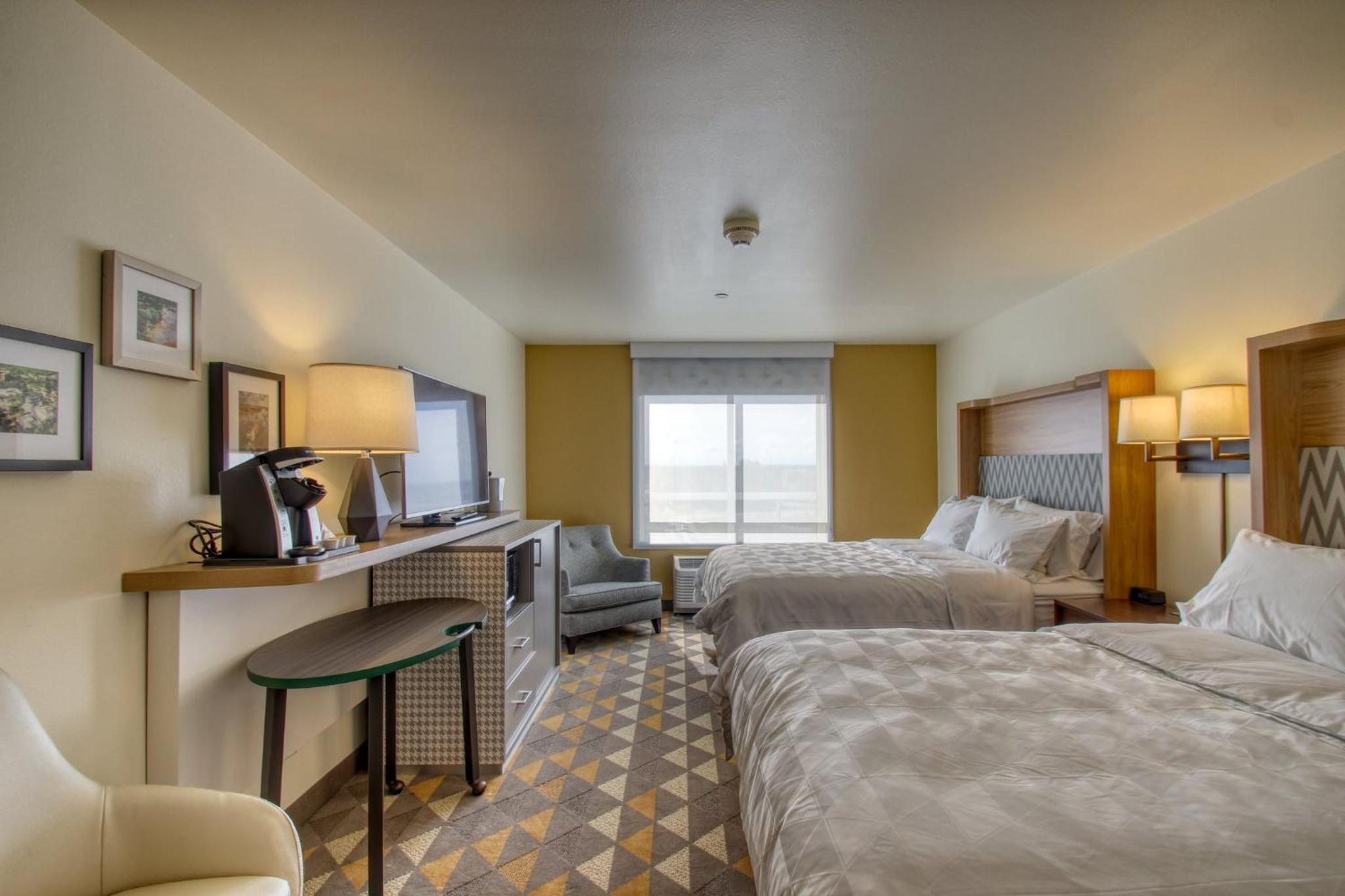 Deluxe Twin Room - Hearing Accessible photo 1