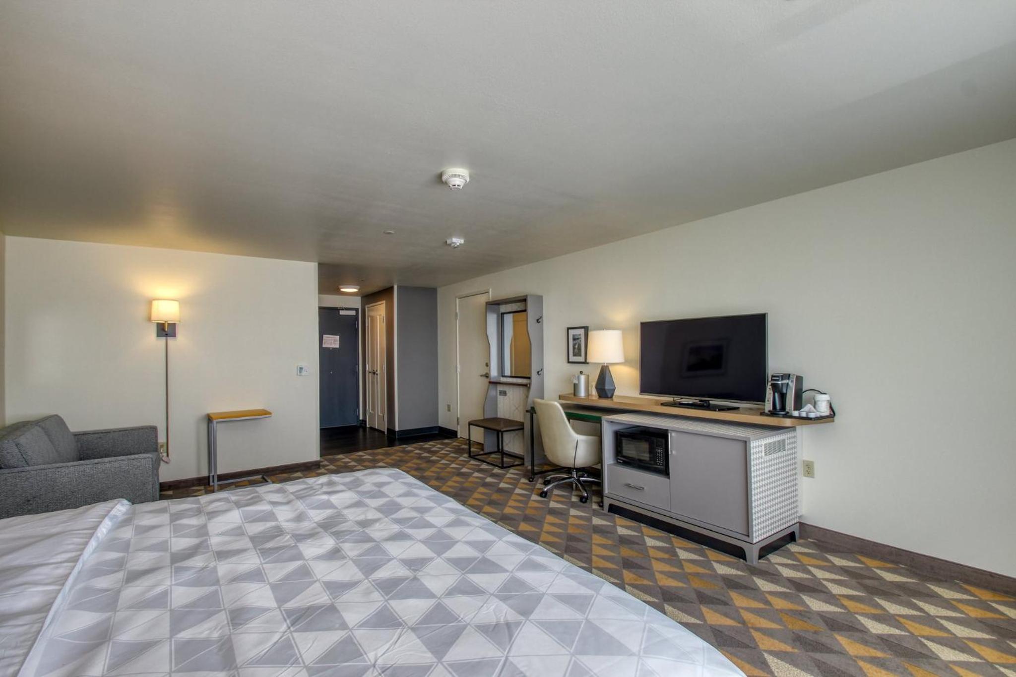 Premium King Room - Communication Accessible photo 3