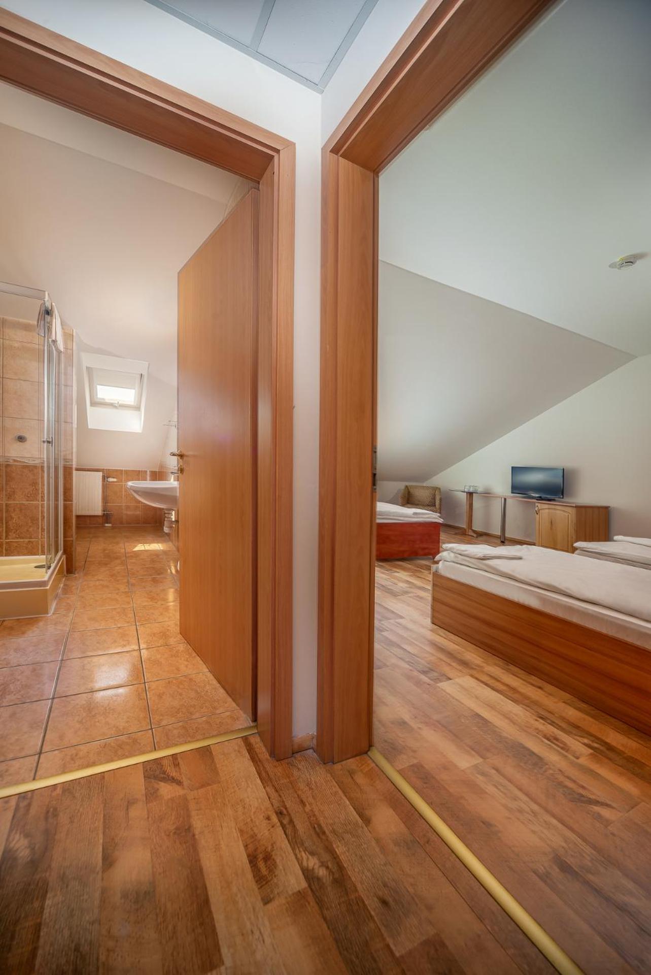 Triple Room photo 3
