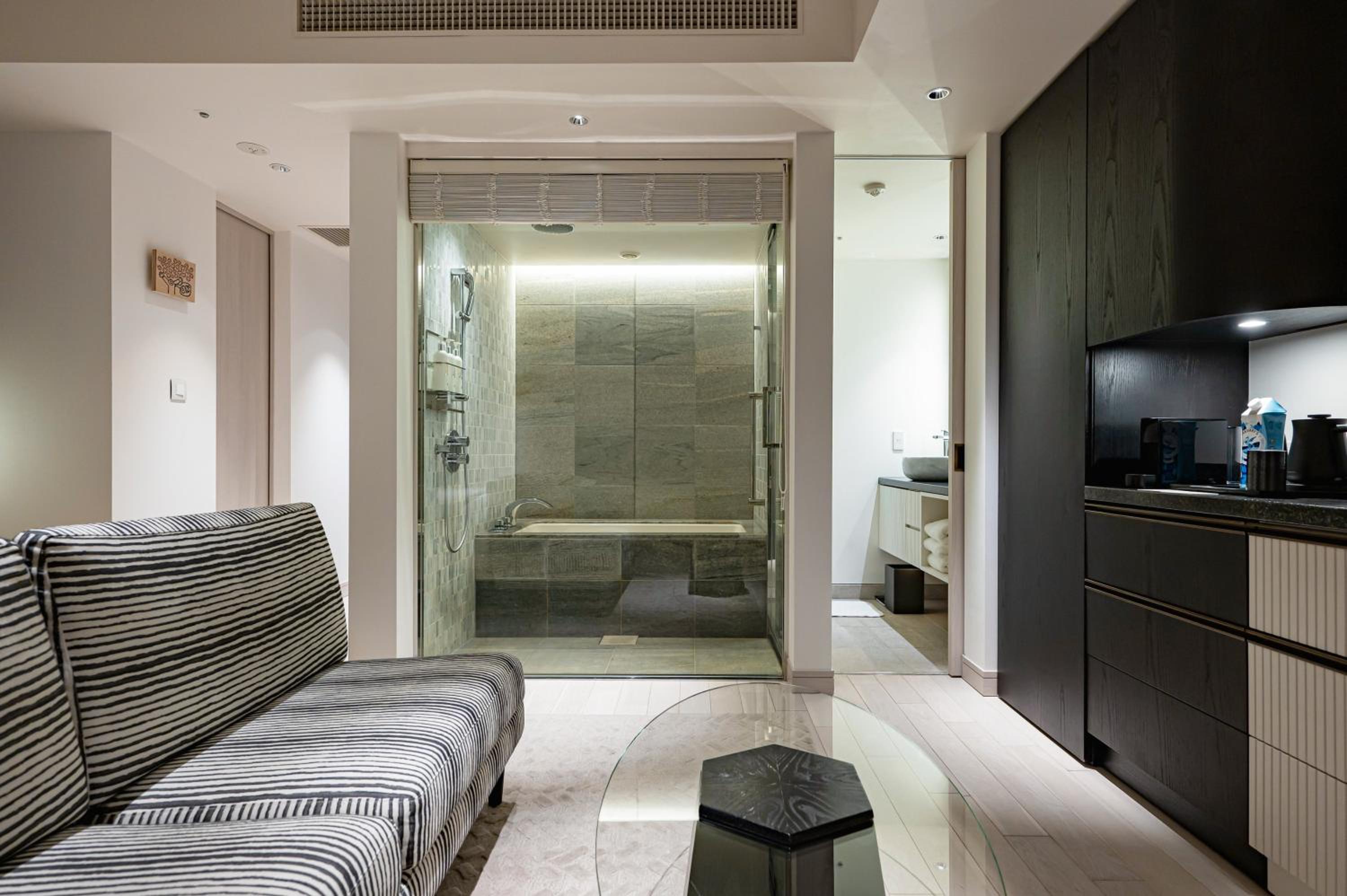 Premium King Room – High Floor Premium King Room – High Floor