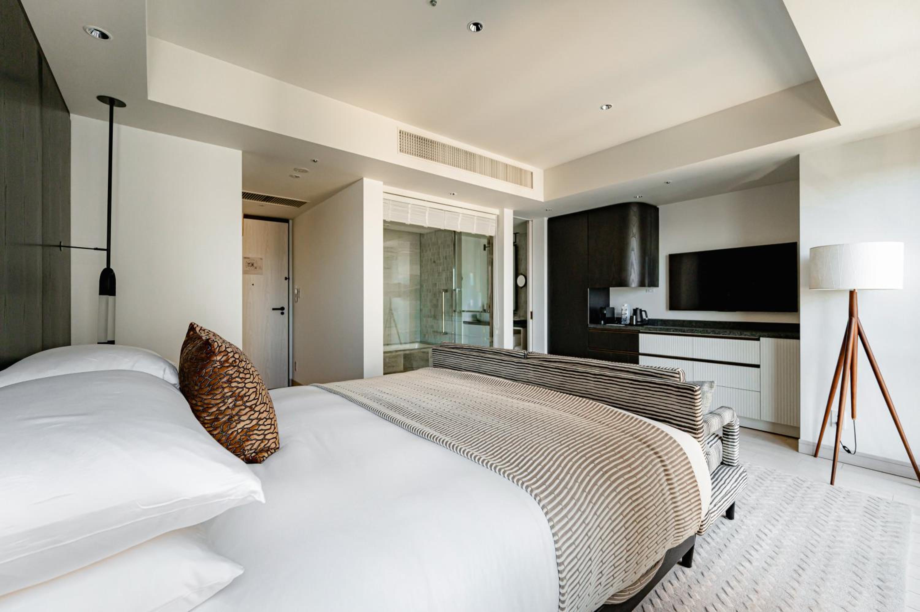 Premium King Room – High Floor Premium King Room – High Floor