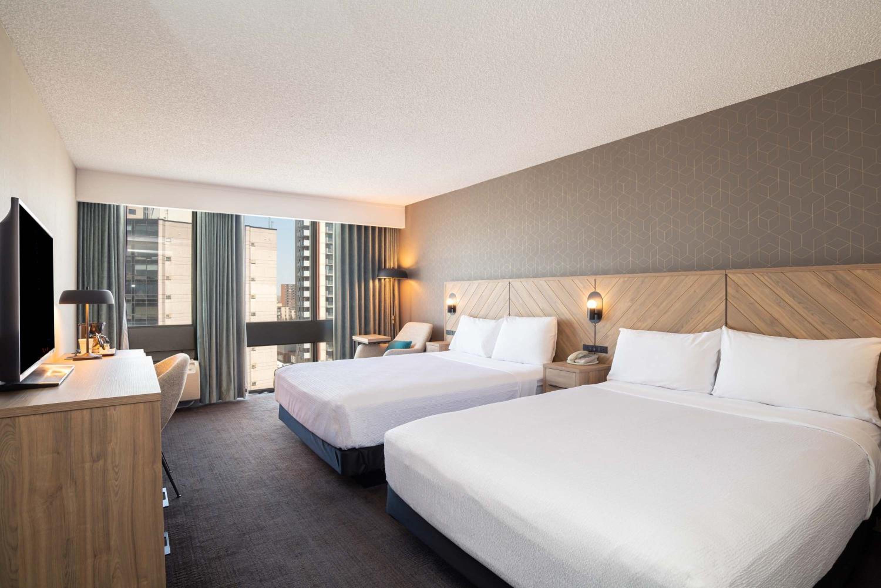 Standard Room, 2 Queen Beds - Photo 1