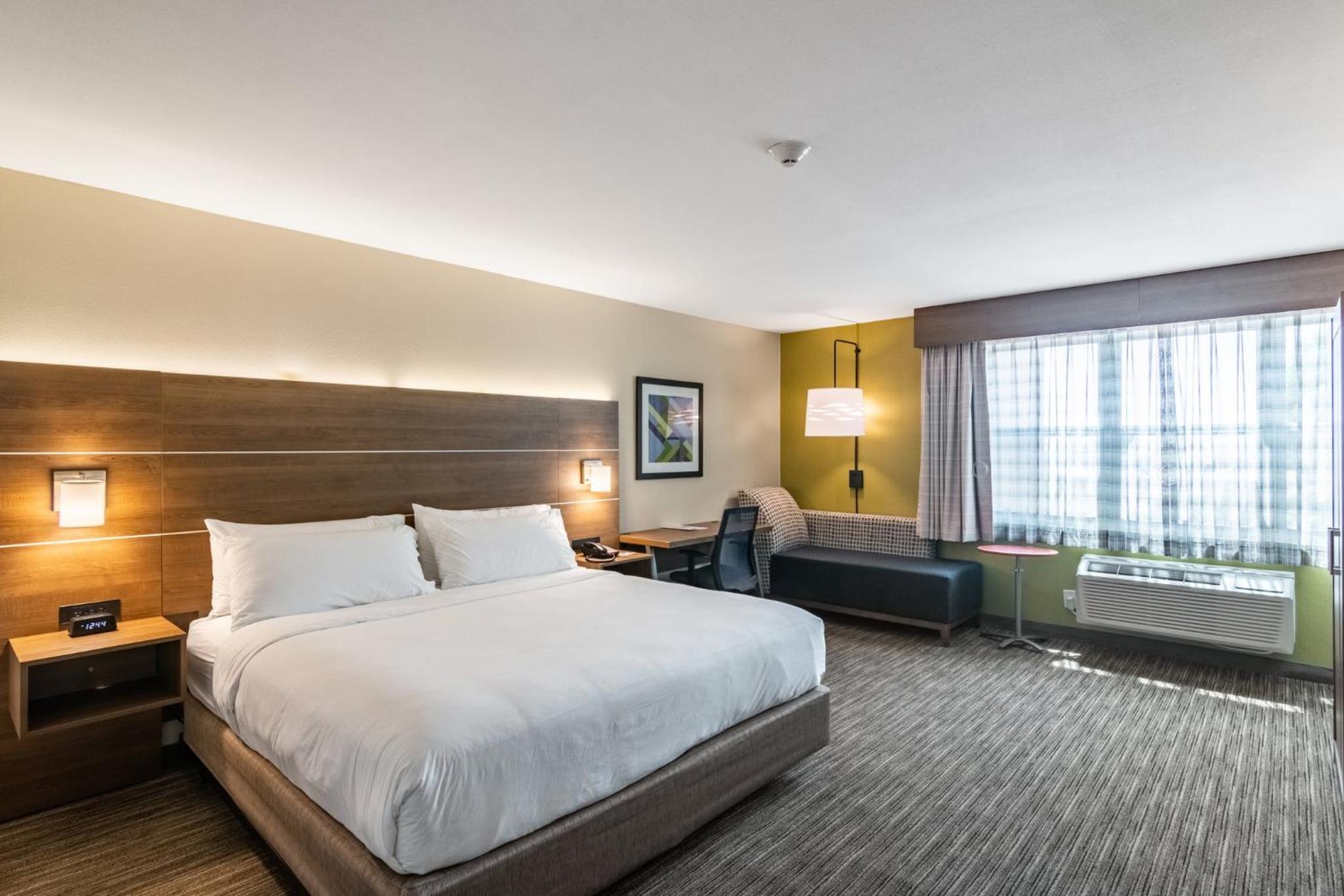King Room - Mobility Access/Hearing Accessible - Photo 2