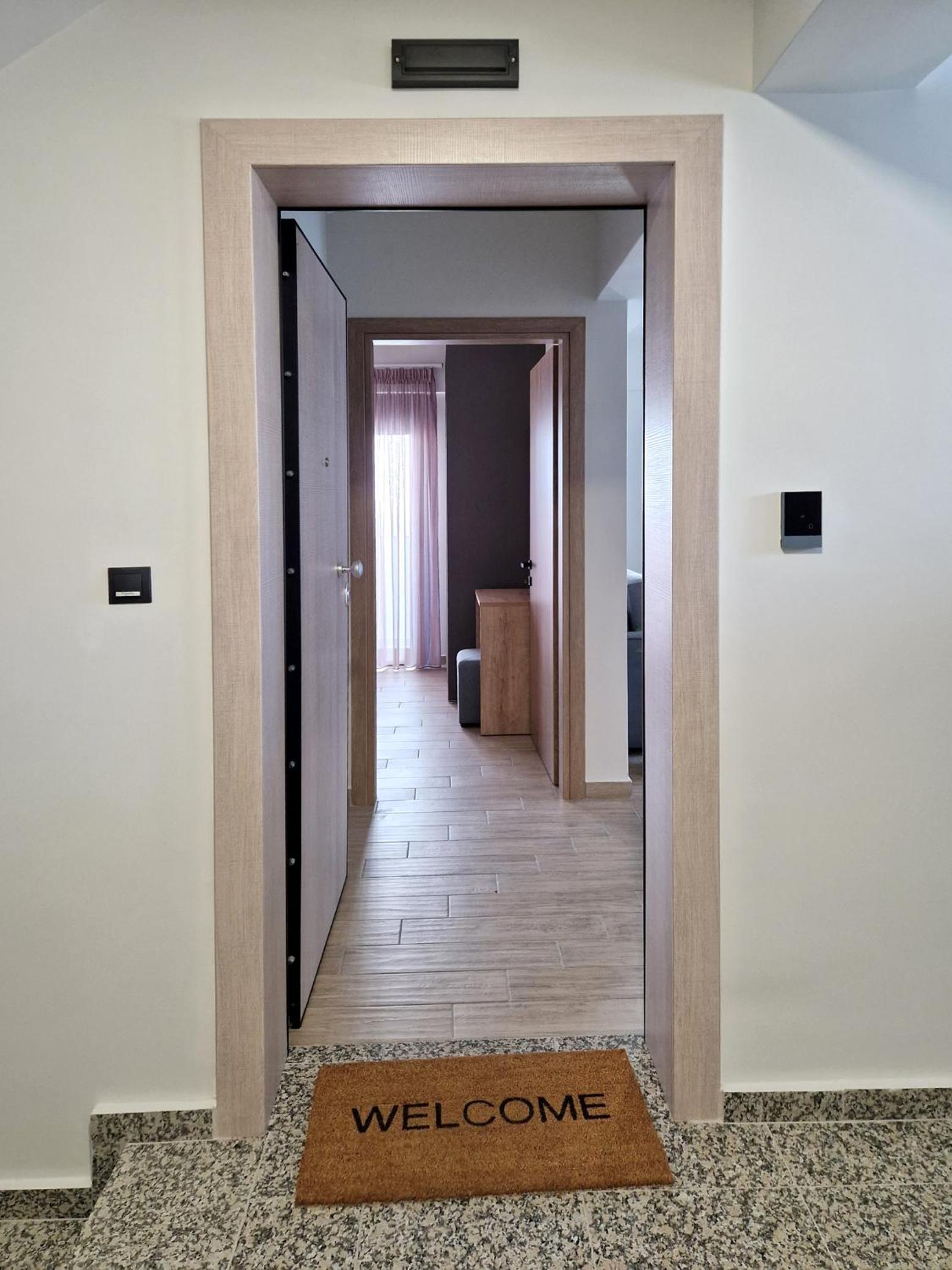 Apartment with Mountain View - Photo 22