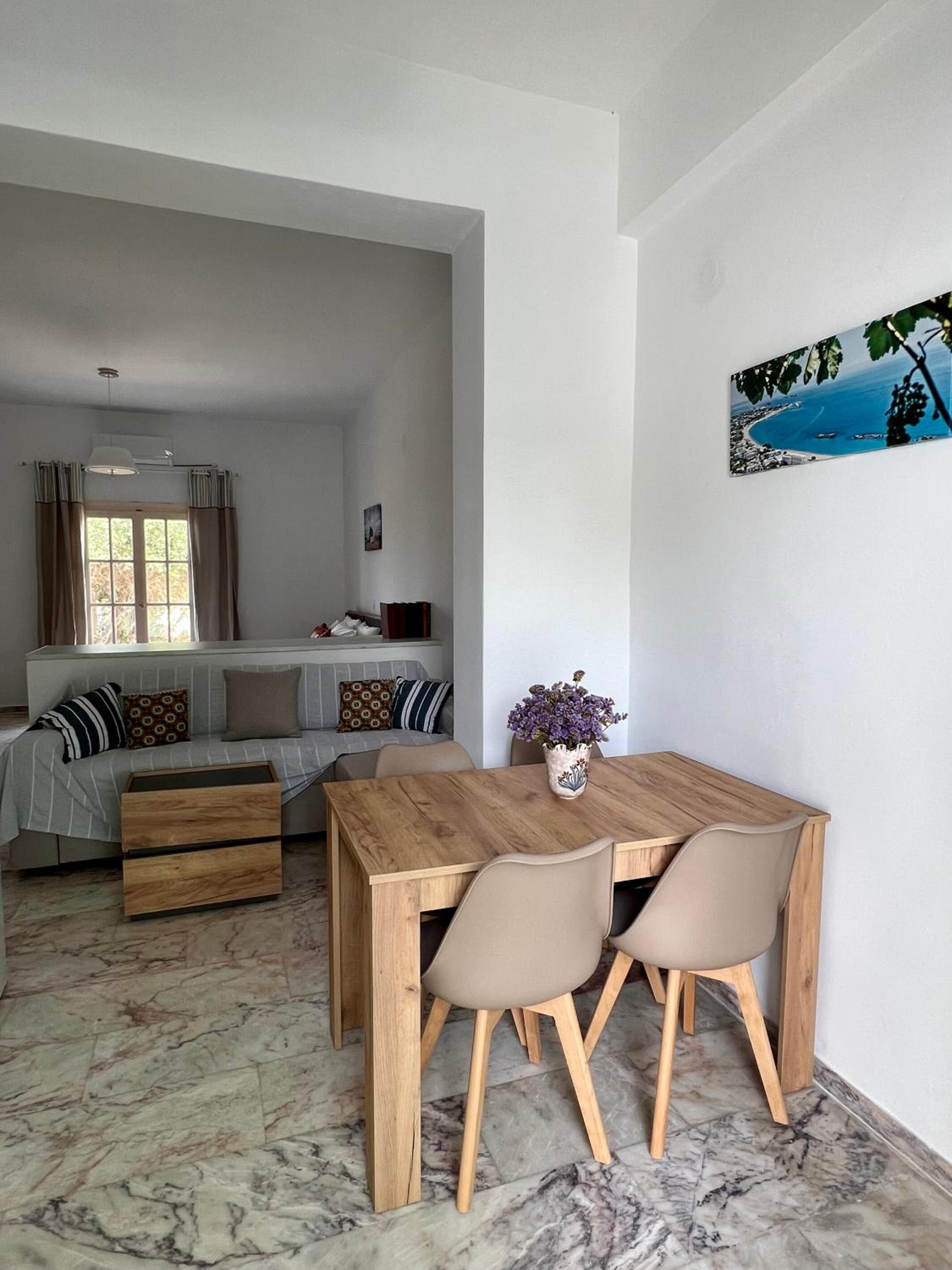 One-Bedroom House photo 2