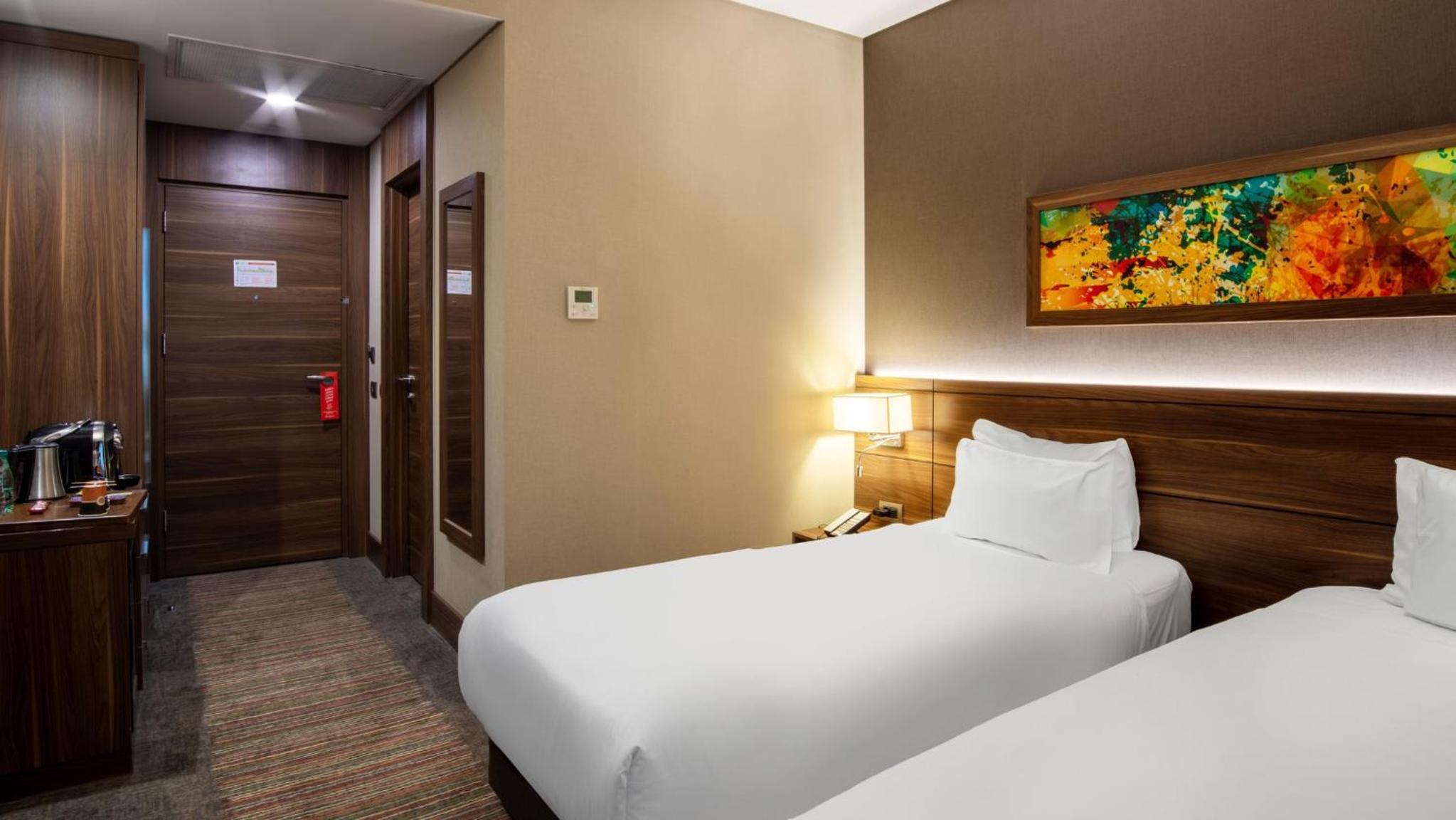 Standard Room with Two Single Beds
