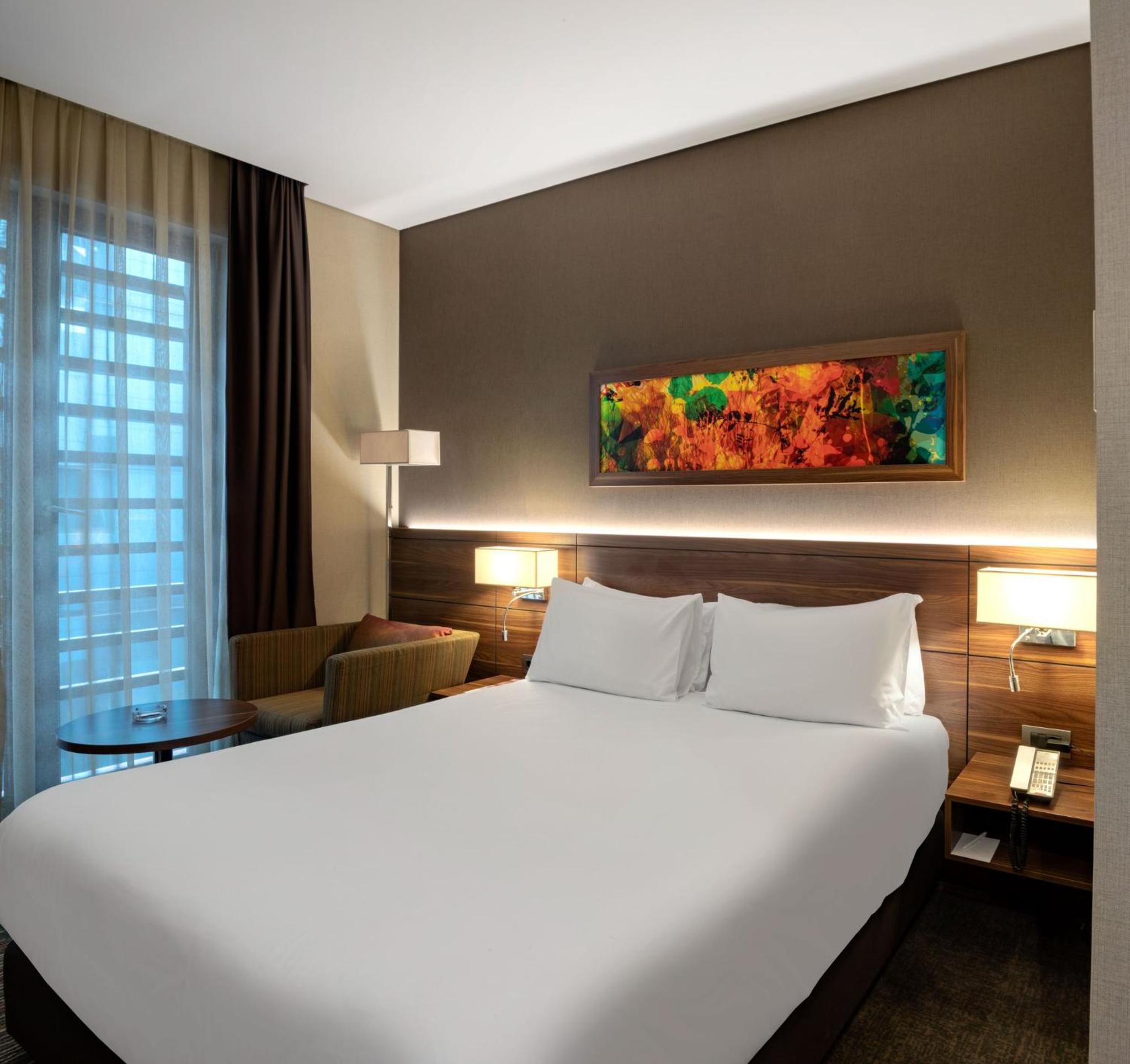 Standard Queen Room