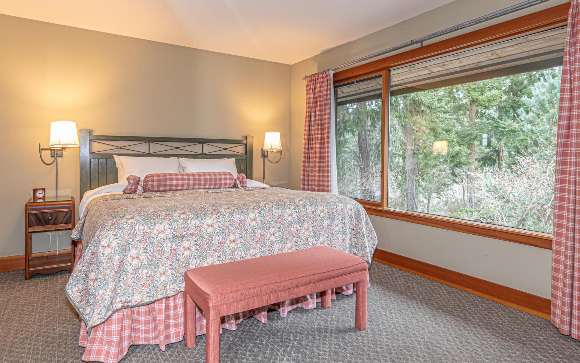Deluxe King Suite - Laurel