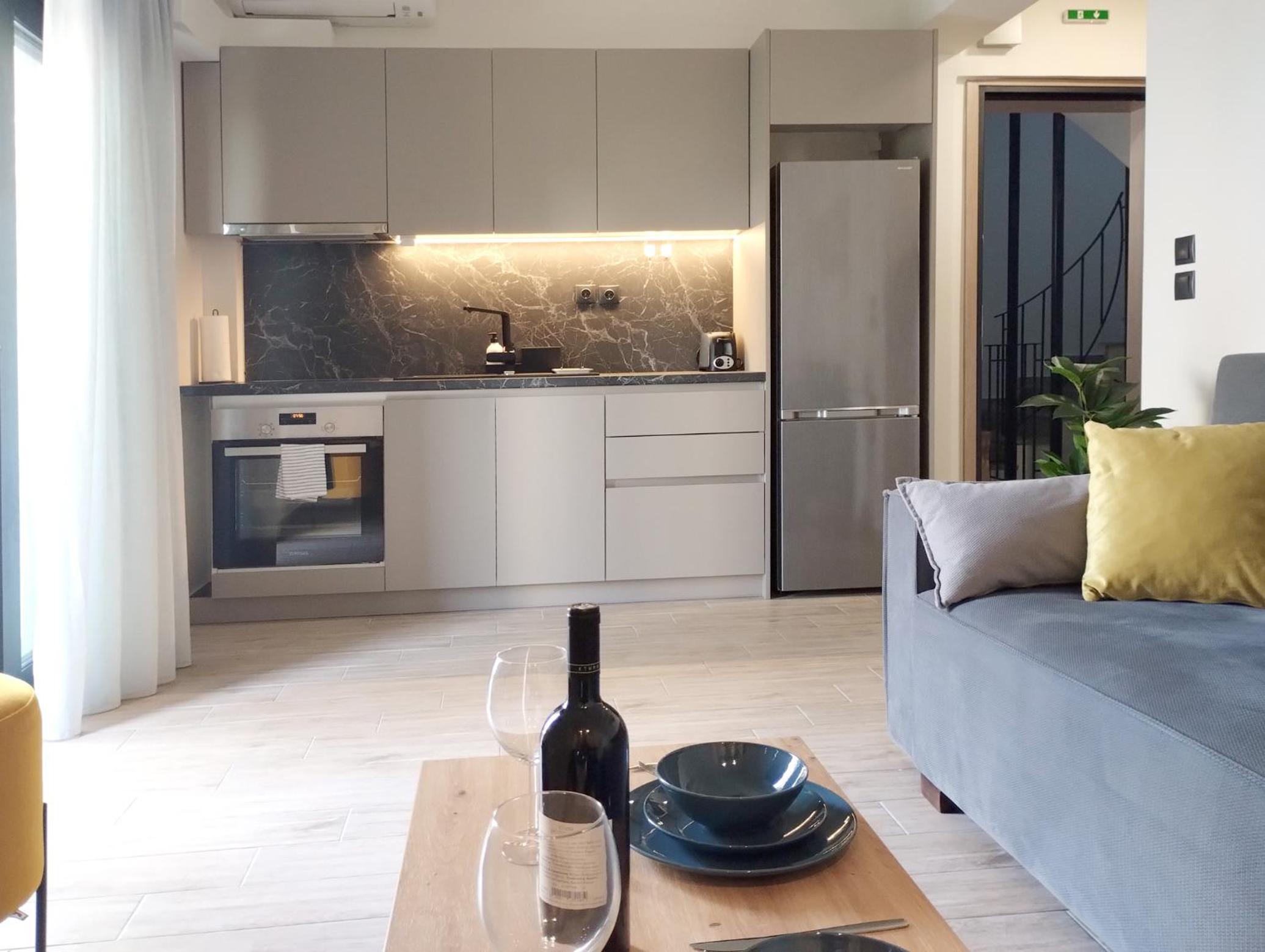 Apartment with Mountain View - Photo 5