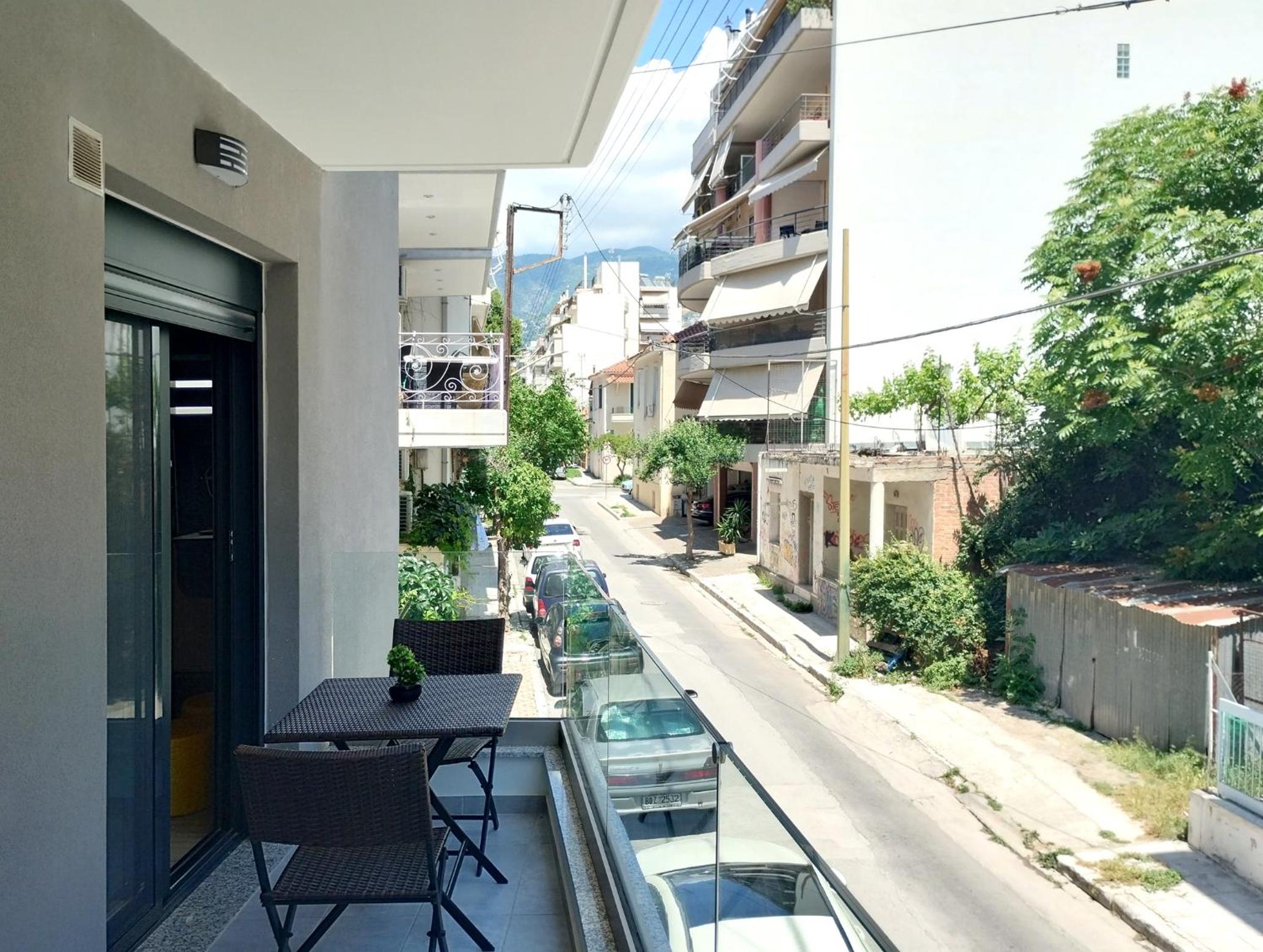 Apartment with Mountain View photo 2