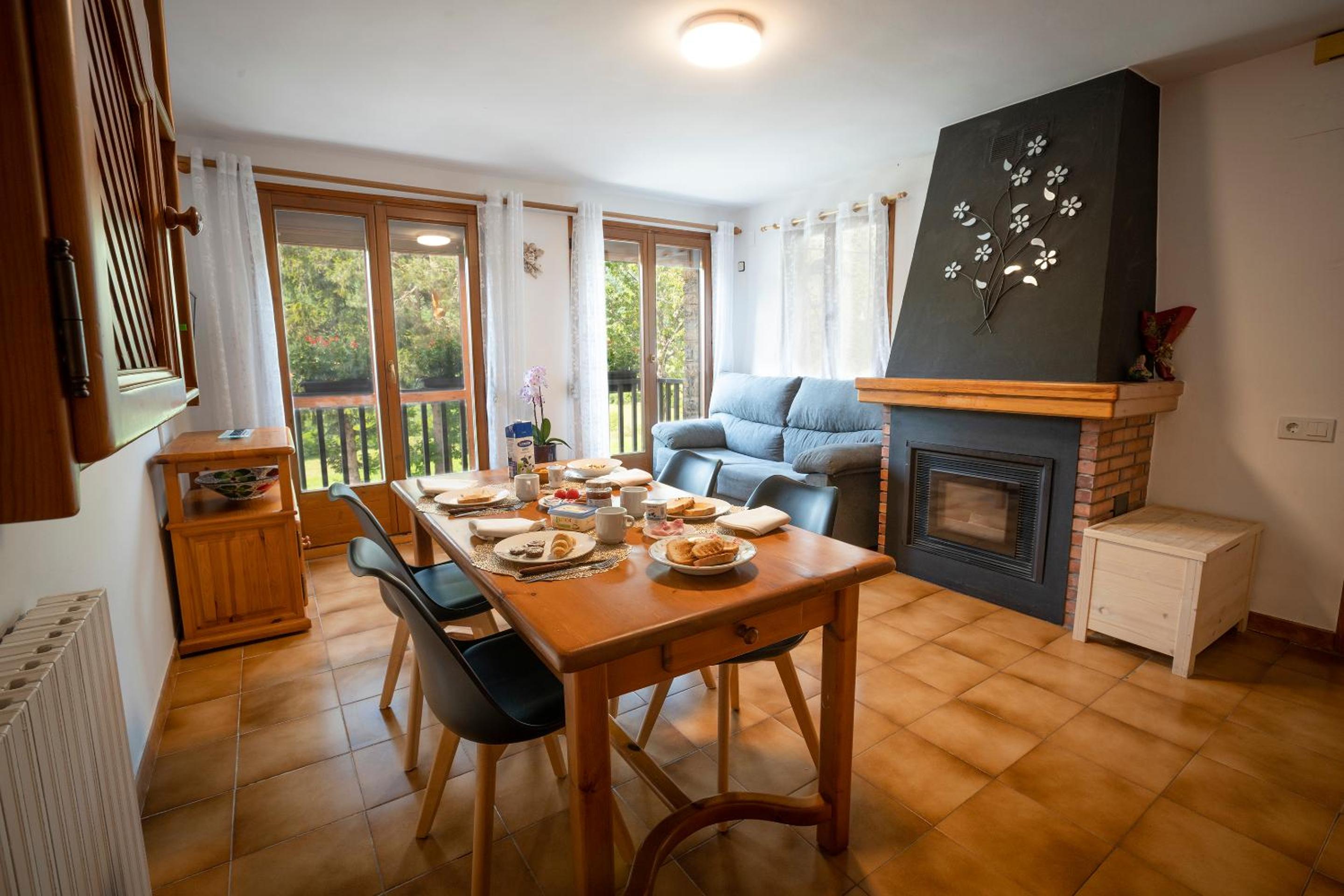 Apartment with Mountain View photo 3