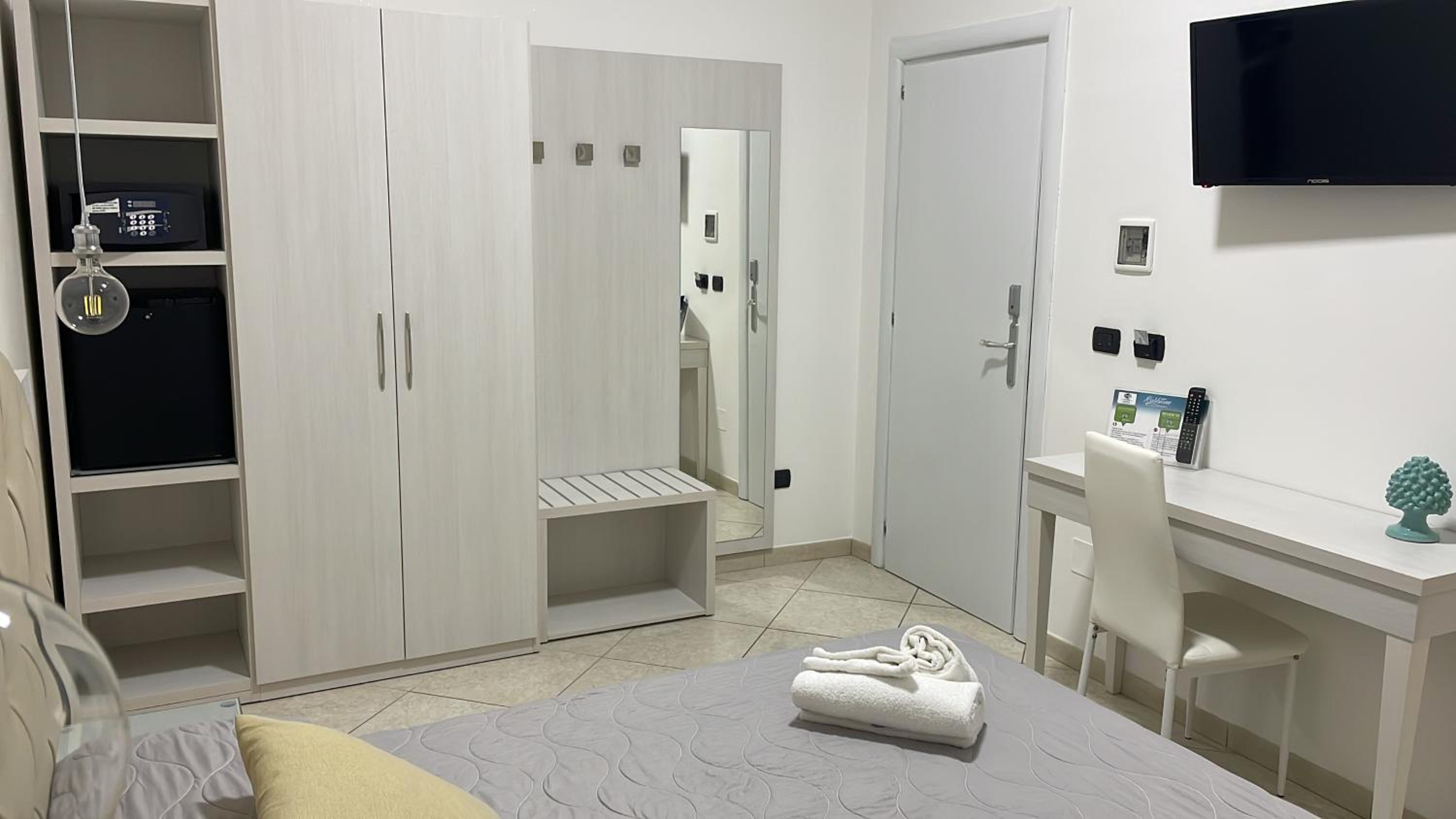Standard Double Room photo 3