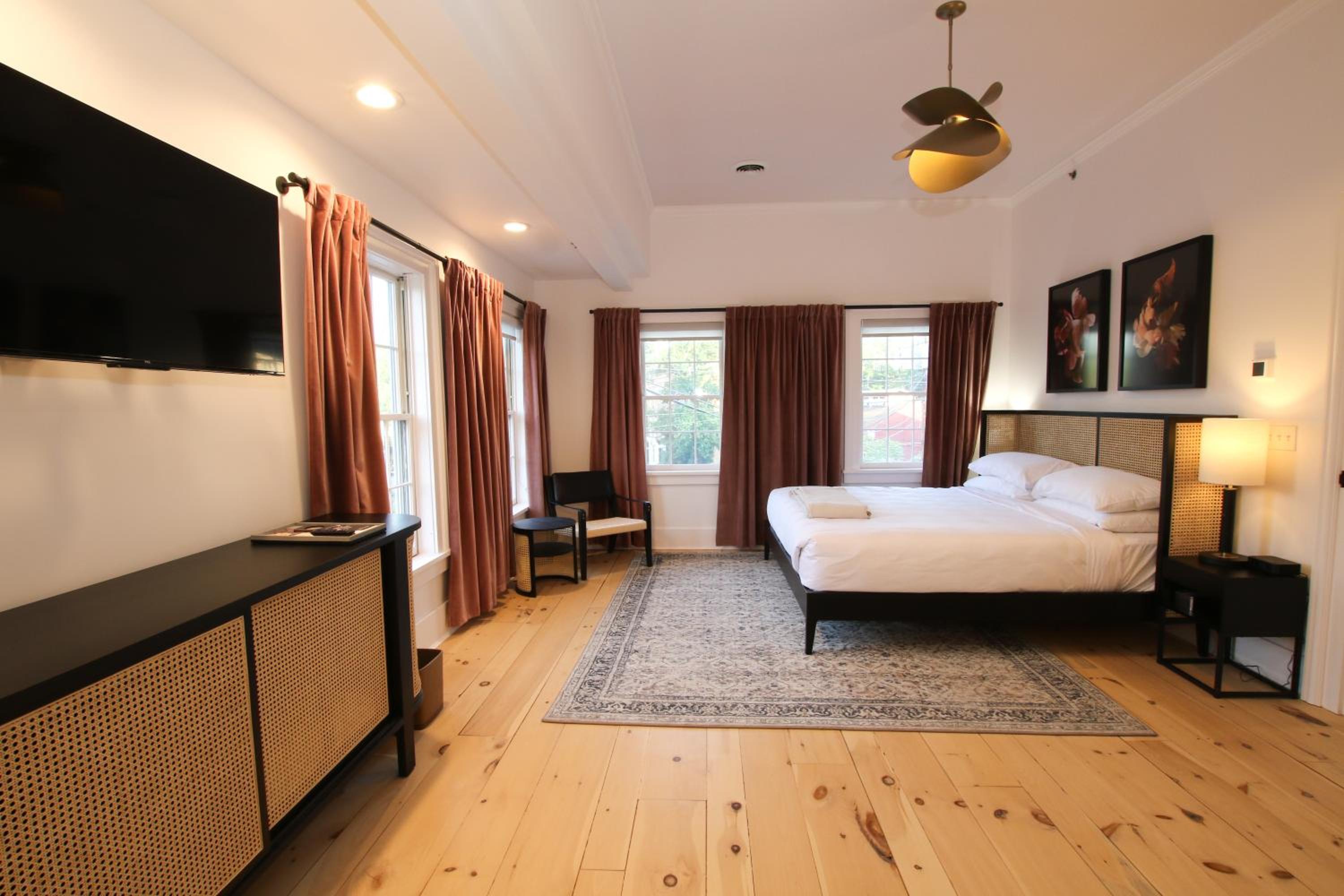 Superior King Room