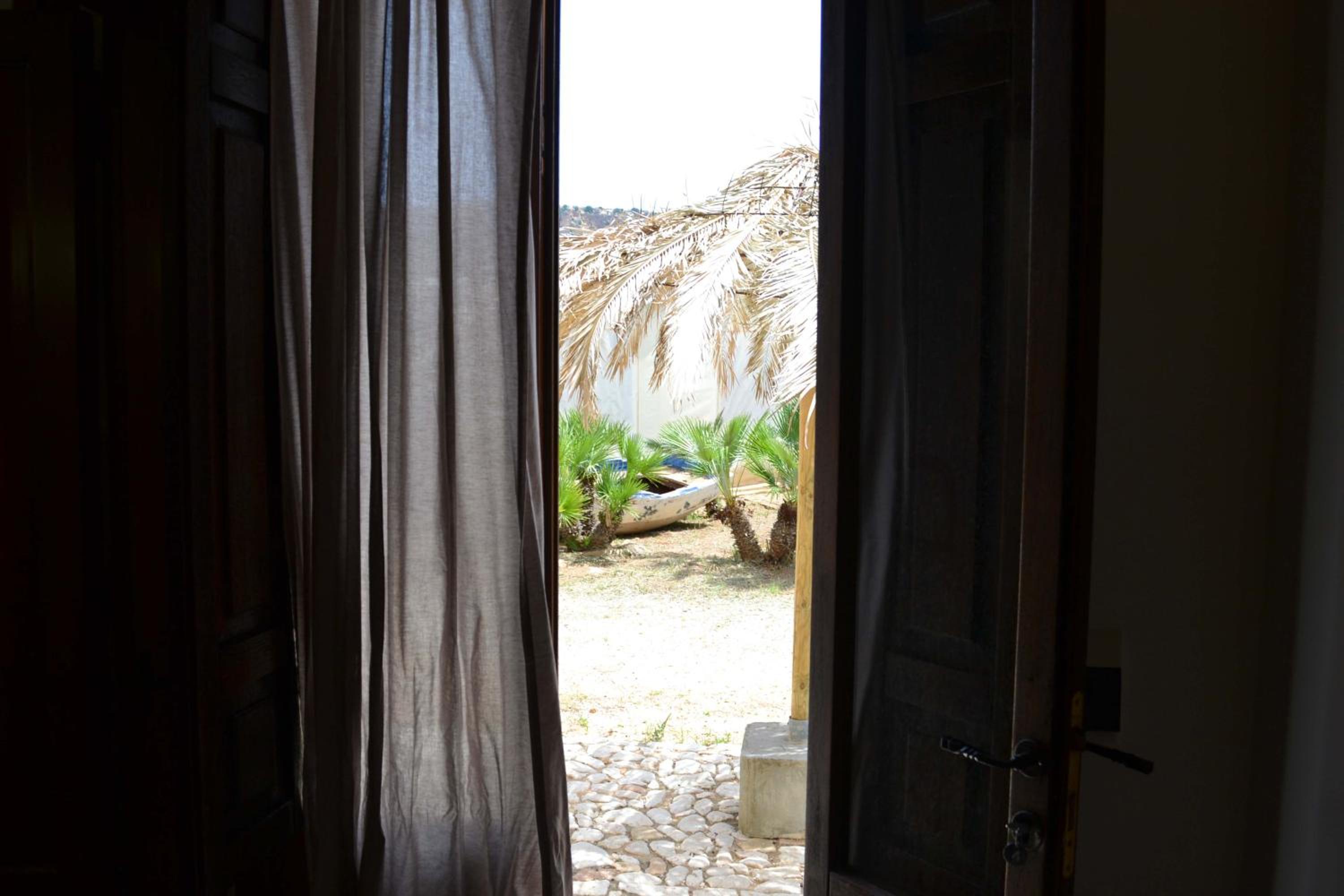 Standard Double Room - Photo 6