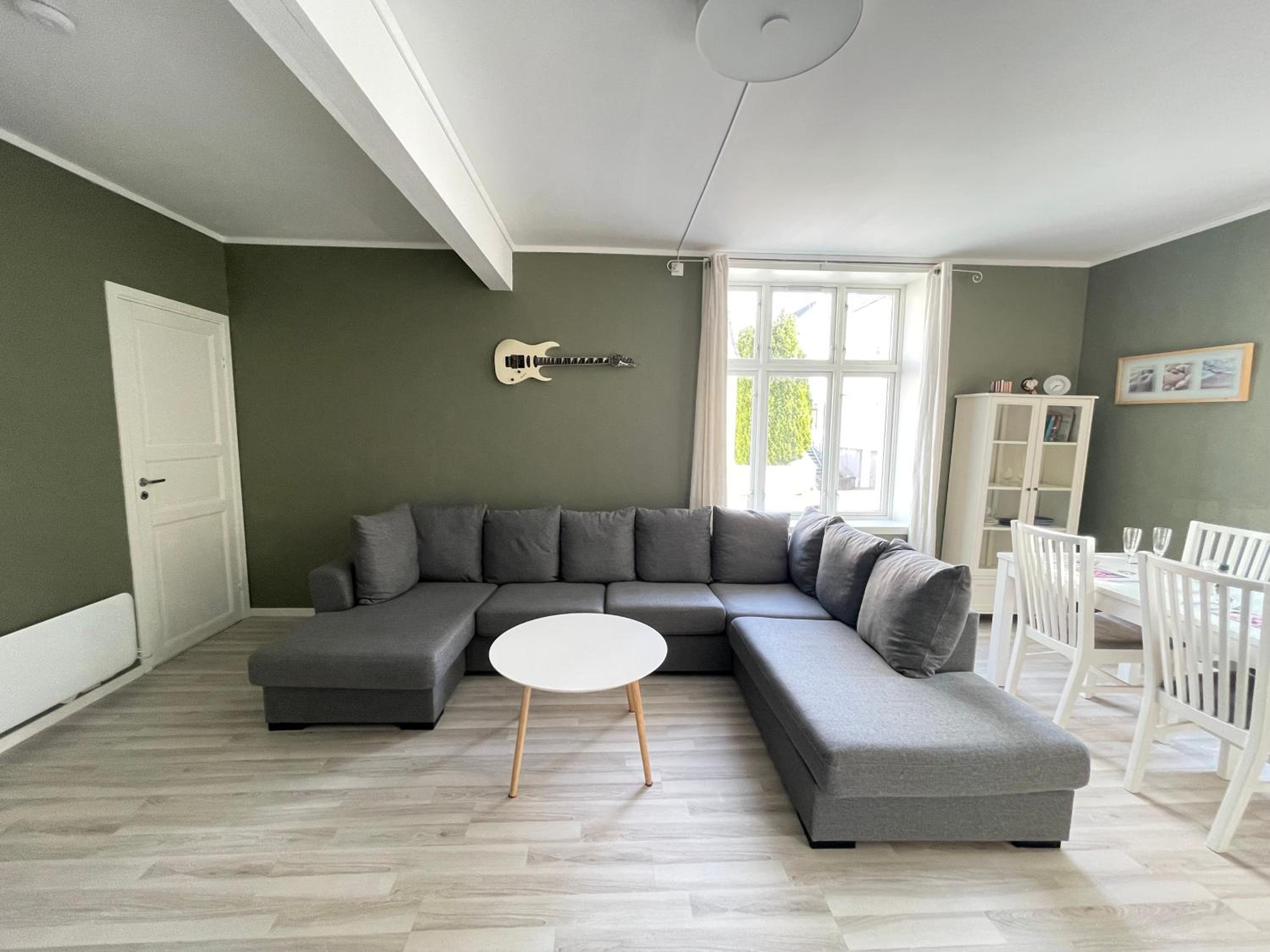 Three-Bedroom Apartment photo 1