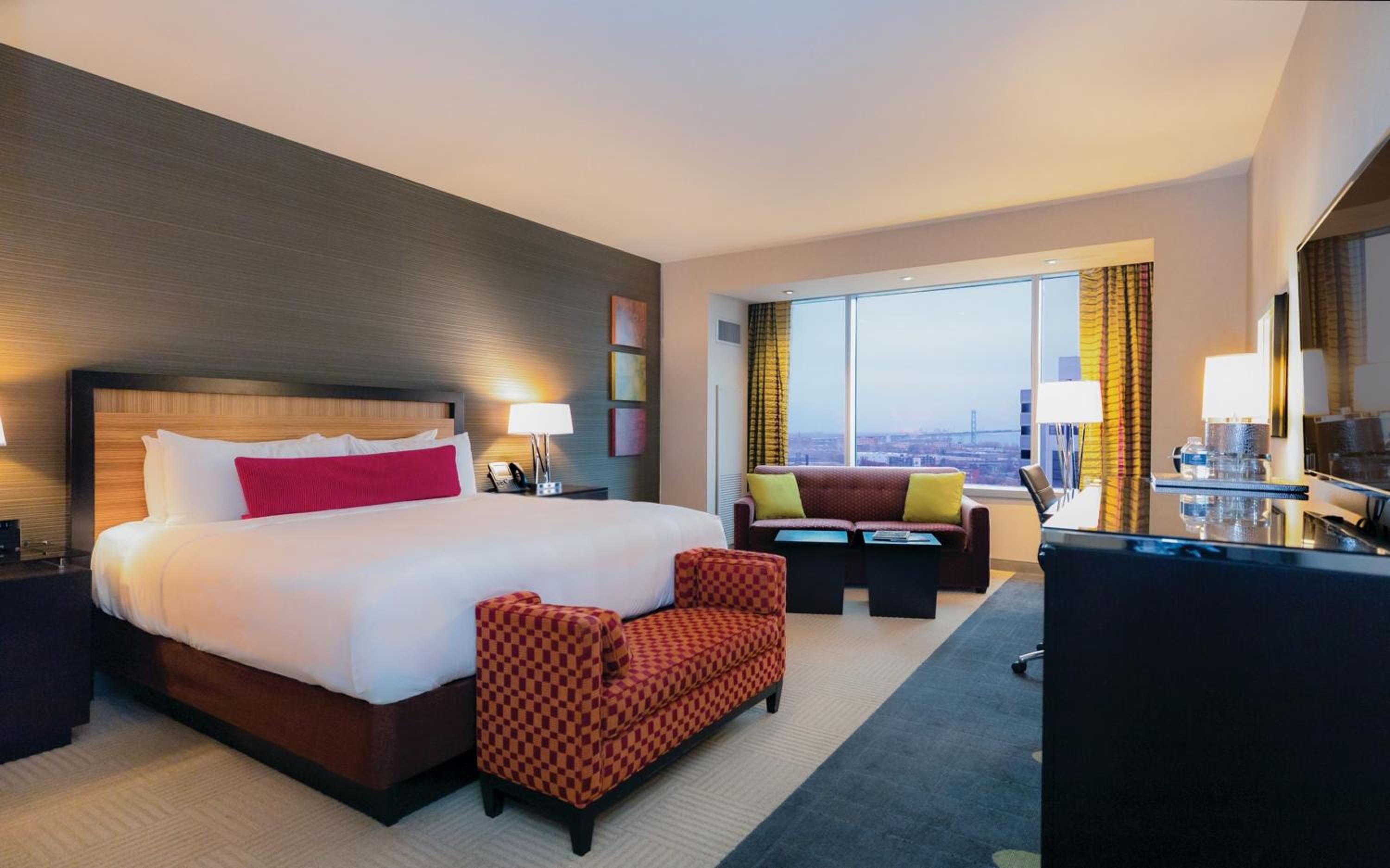 Luxury King Room - Photo 4