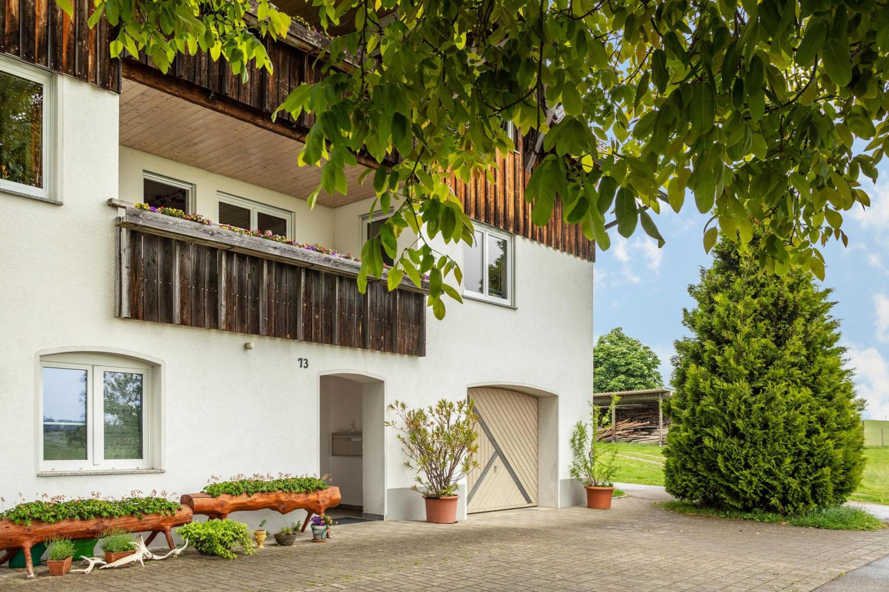 Three-Bedroom Premium Apartment with Balcony photo 3