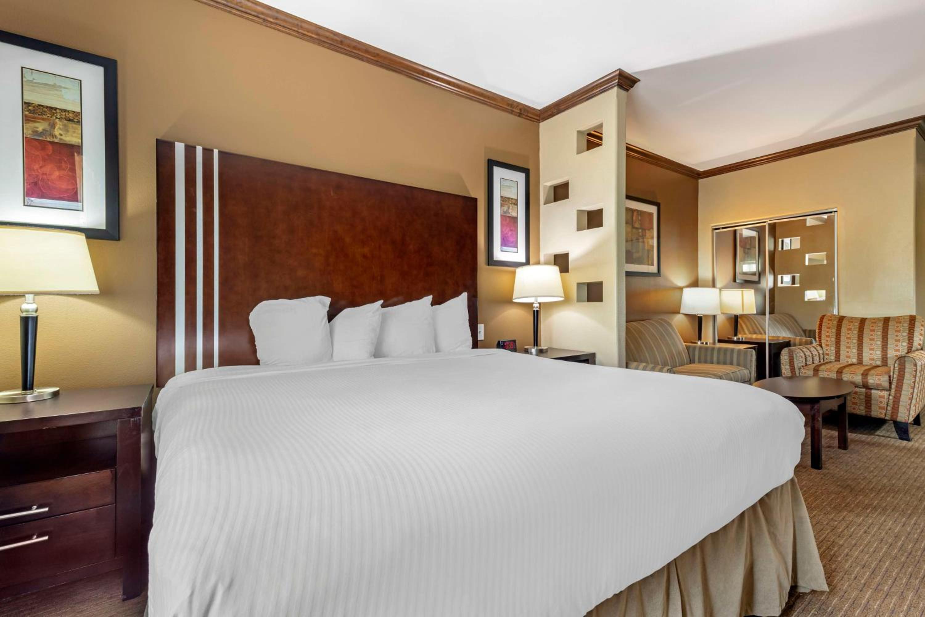 Two-Bedroom King Suite with Two King Beds and Sofa Bed - Non-Smoking - Photo 6