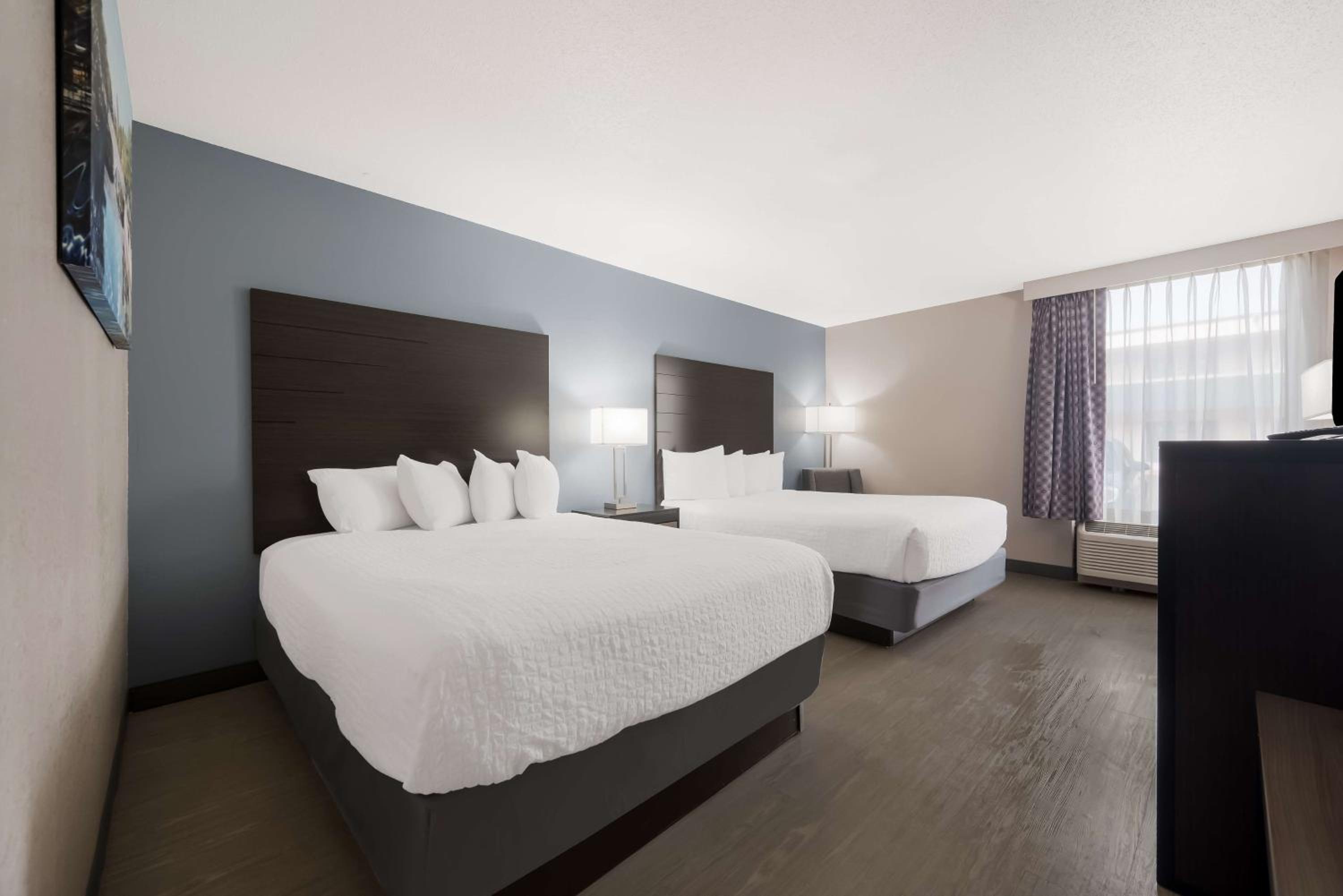 Queen Room with Two Queen Beds - Non-Smoking