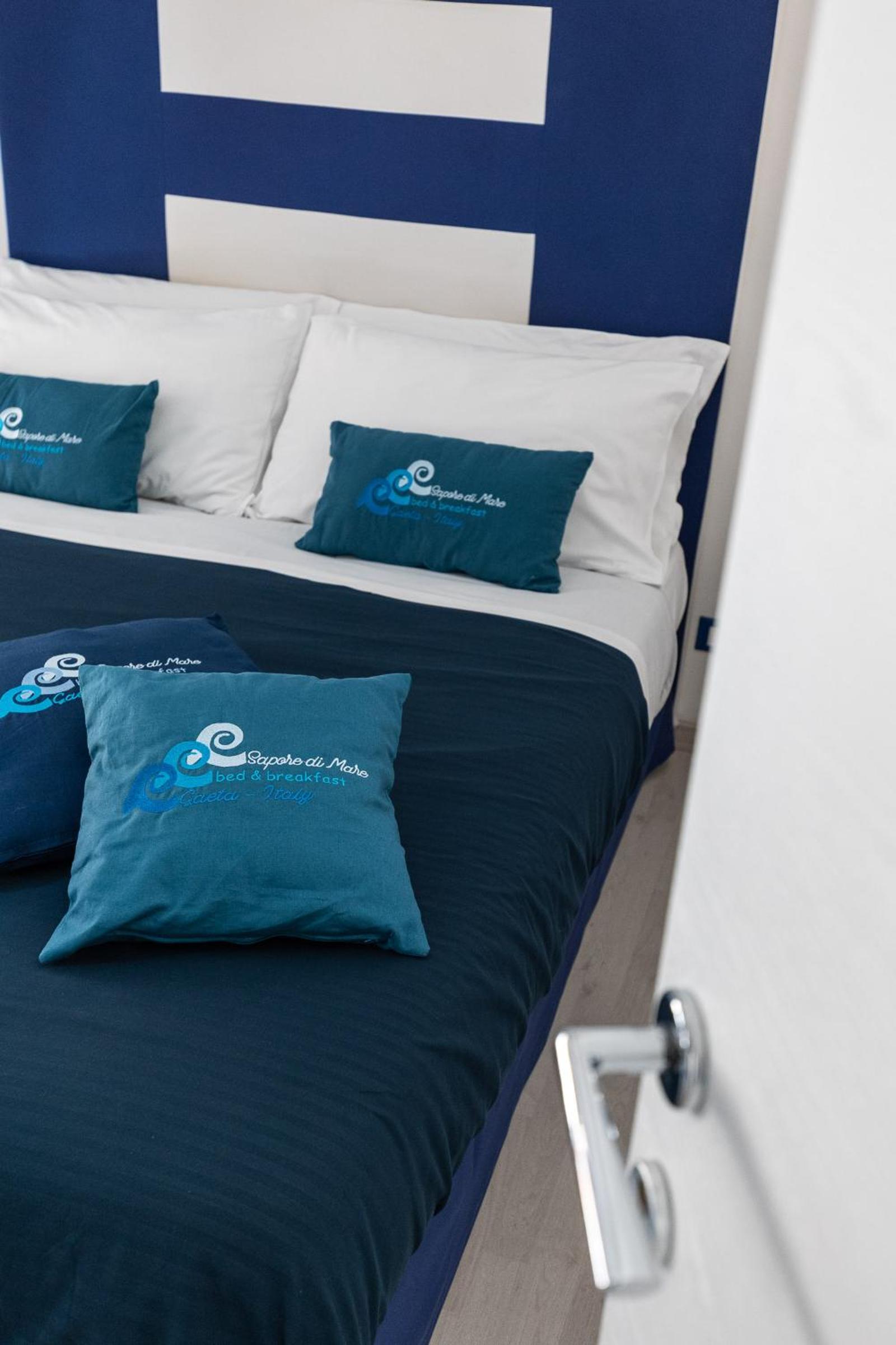 Double Room with Balcony - Photo 1