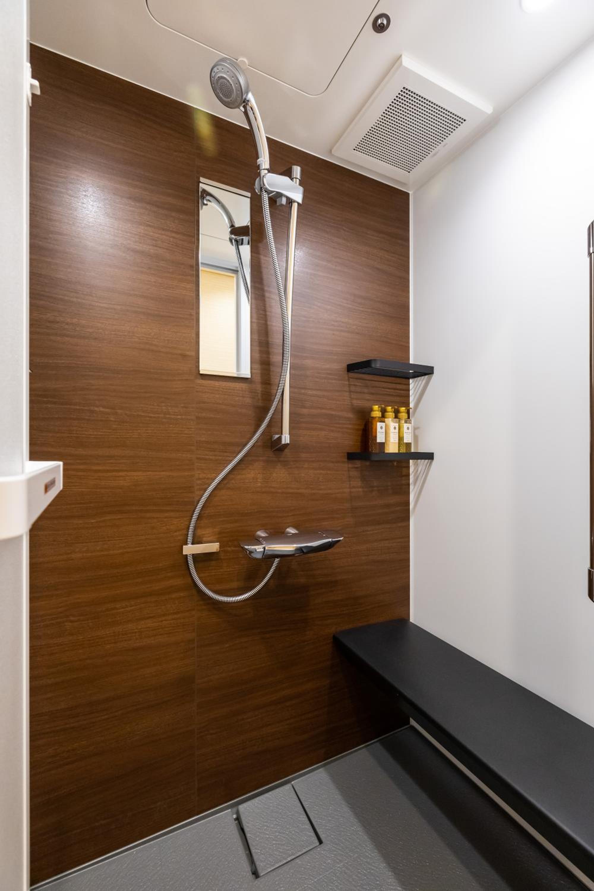 Family Room with Shower photo 2