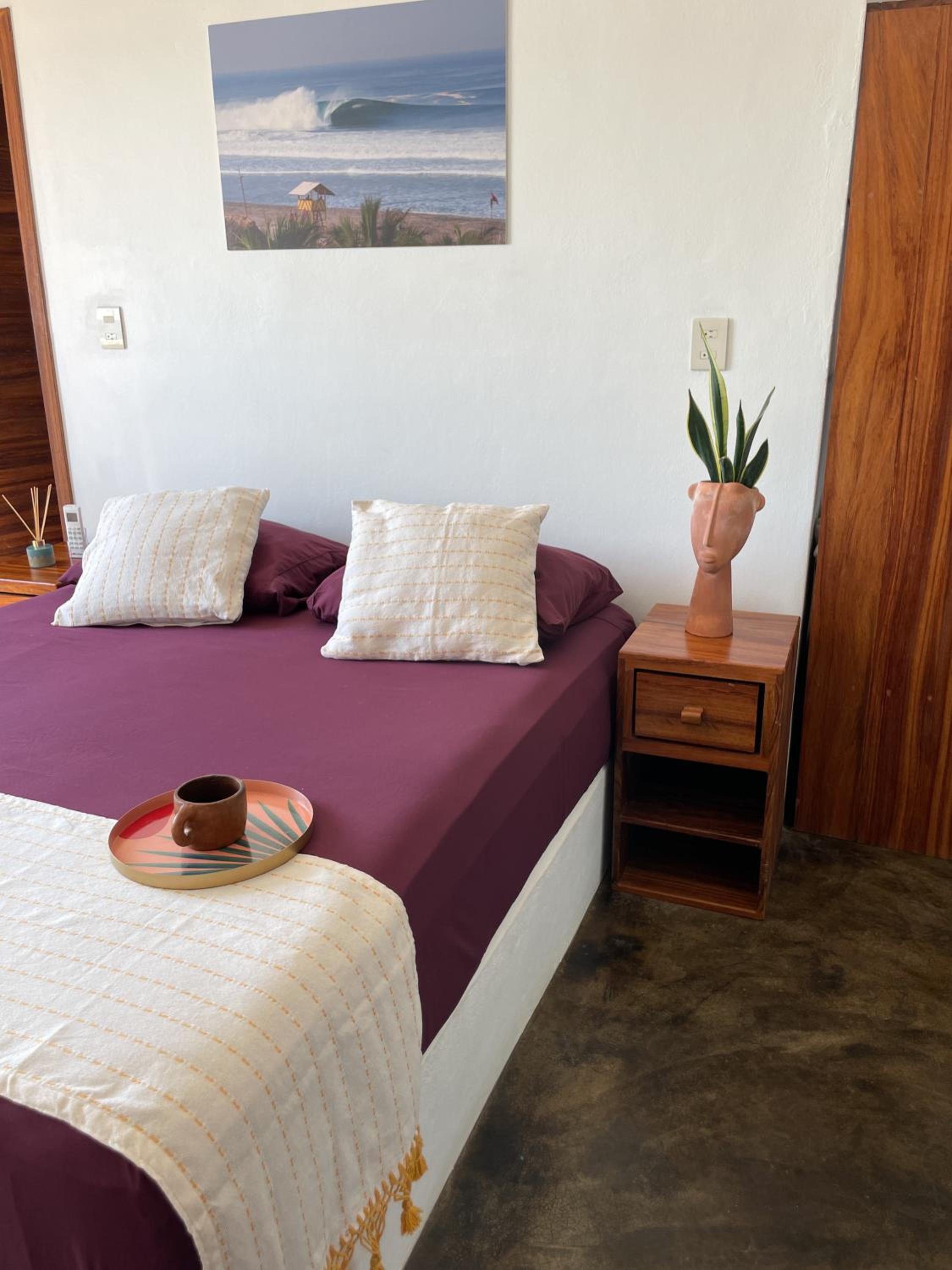 Deluxe Double Room with Side Sea View