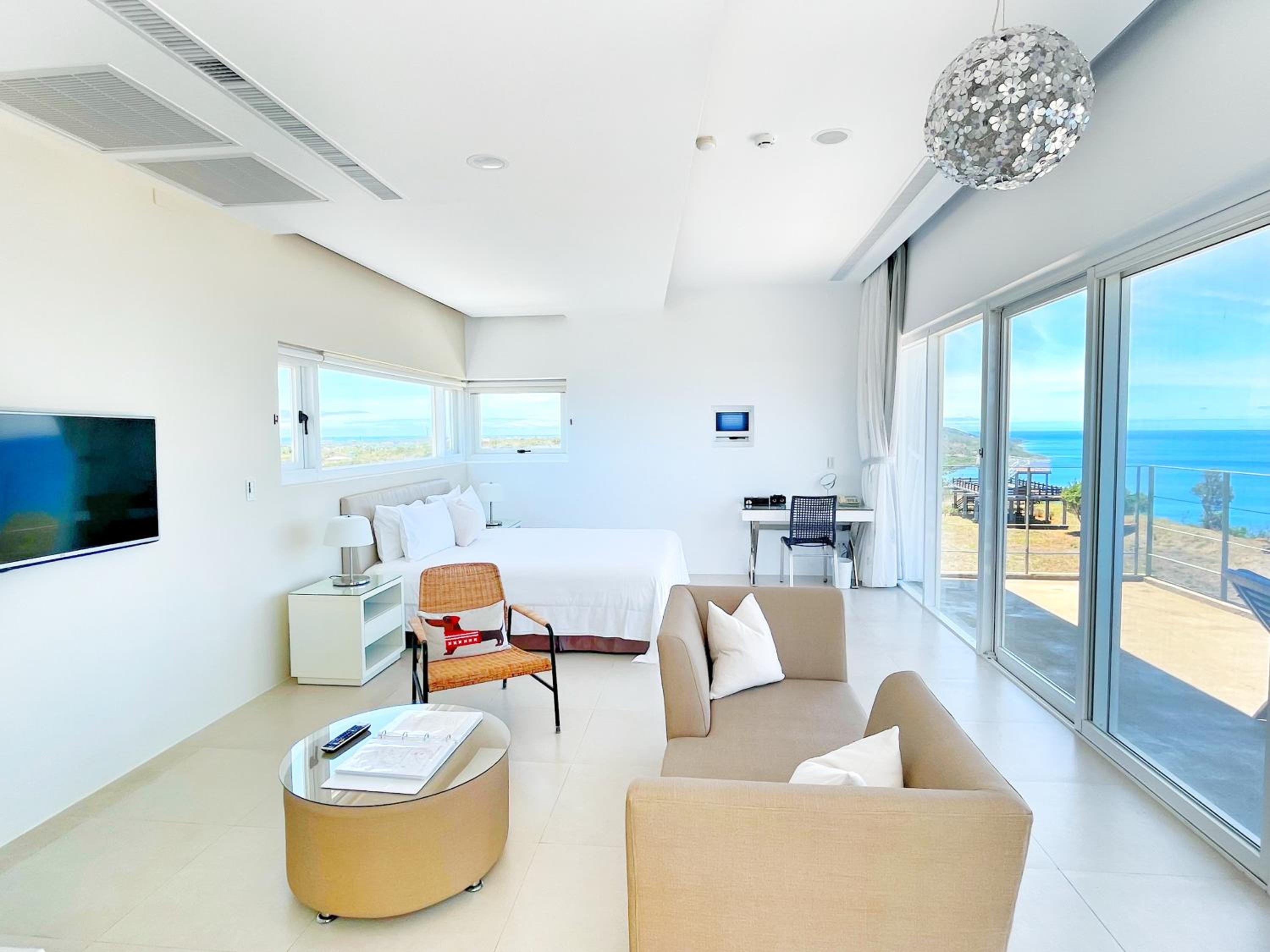Deluxe Double Room with Balcony and Sea View