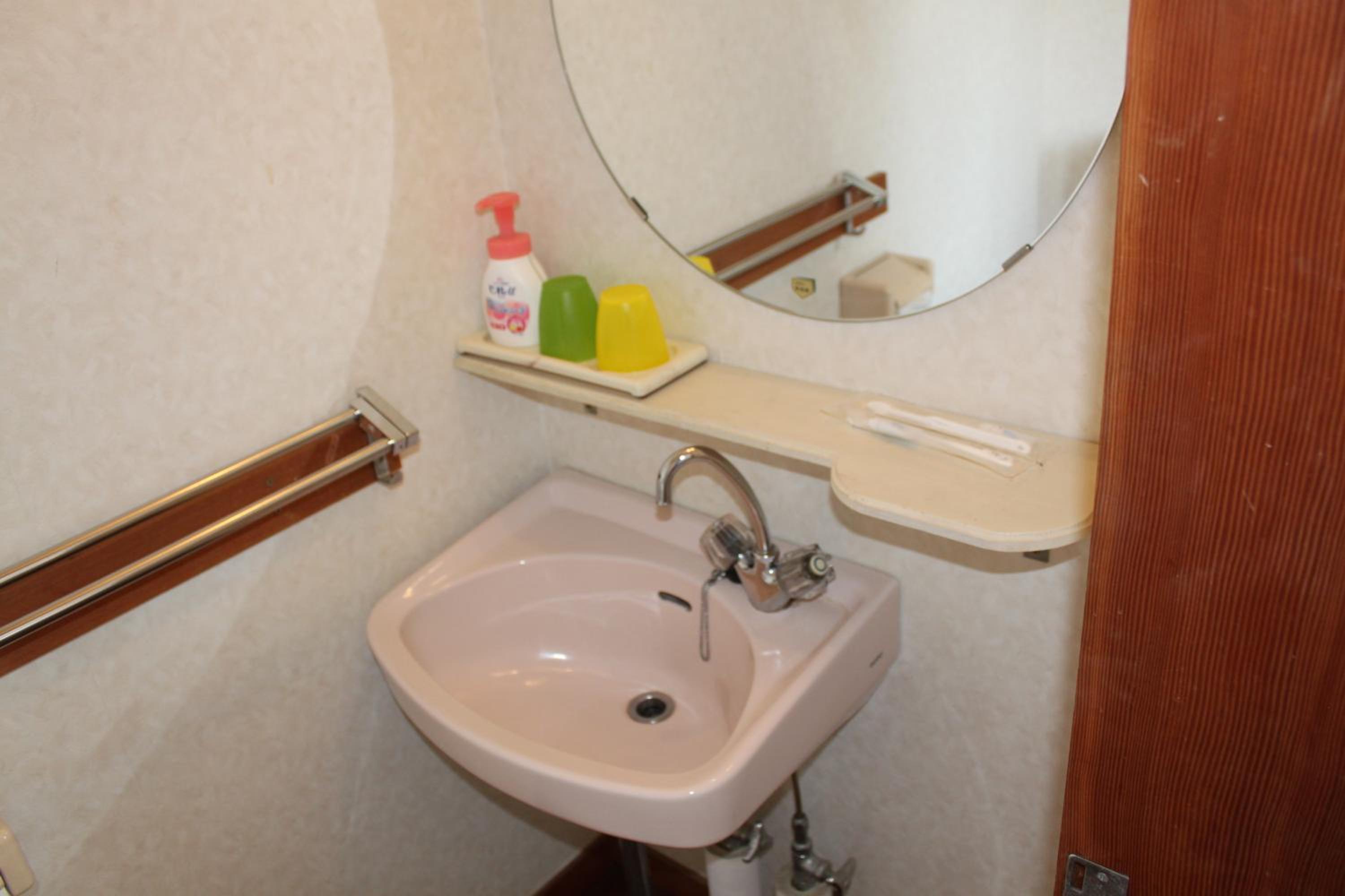 Twin Room with Extra Bed photo 2