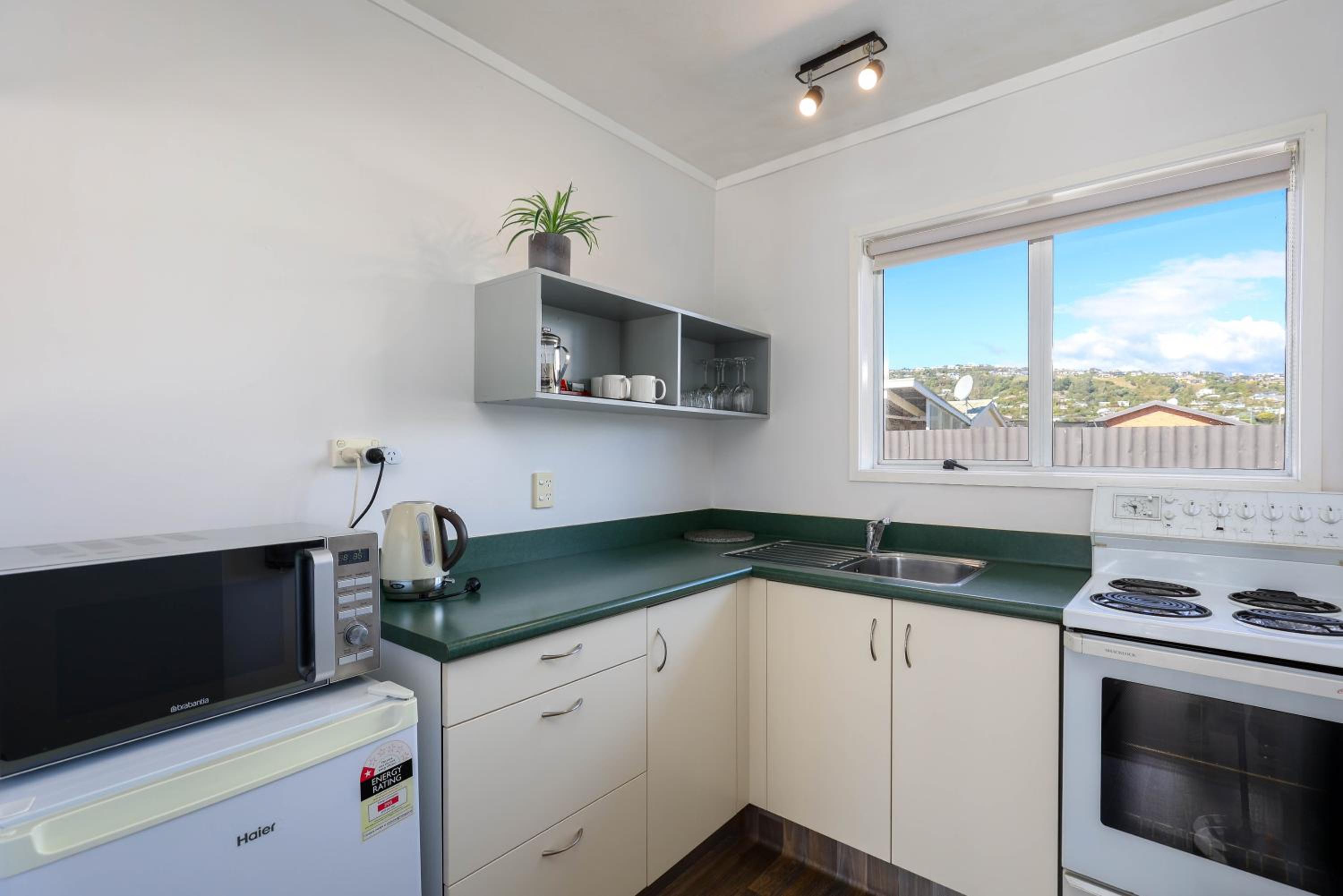 One-Bedroom Apartment - Photo 2