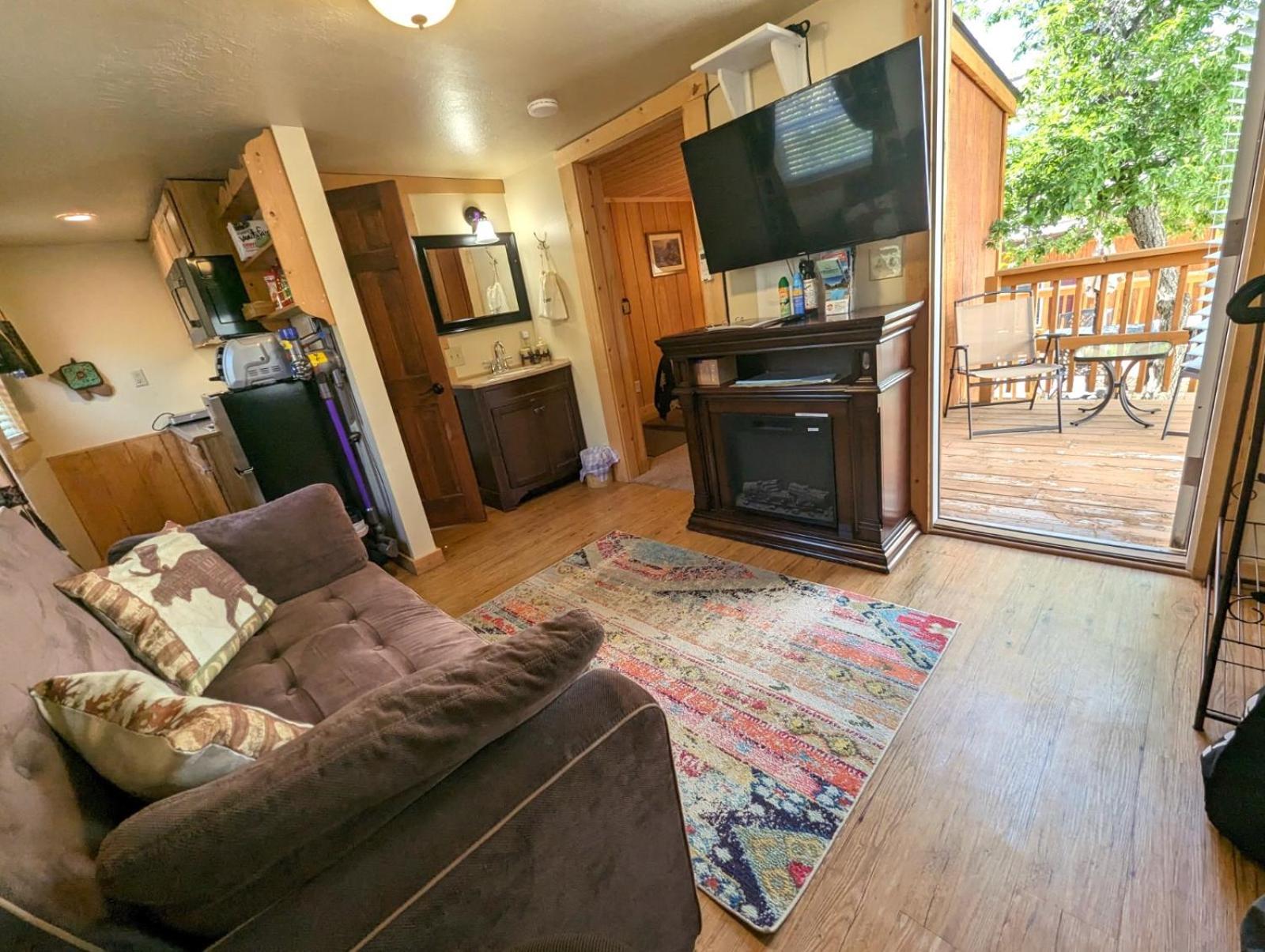 One-Bedroom House (Cabin 3) photo 3