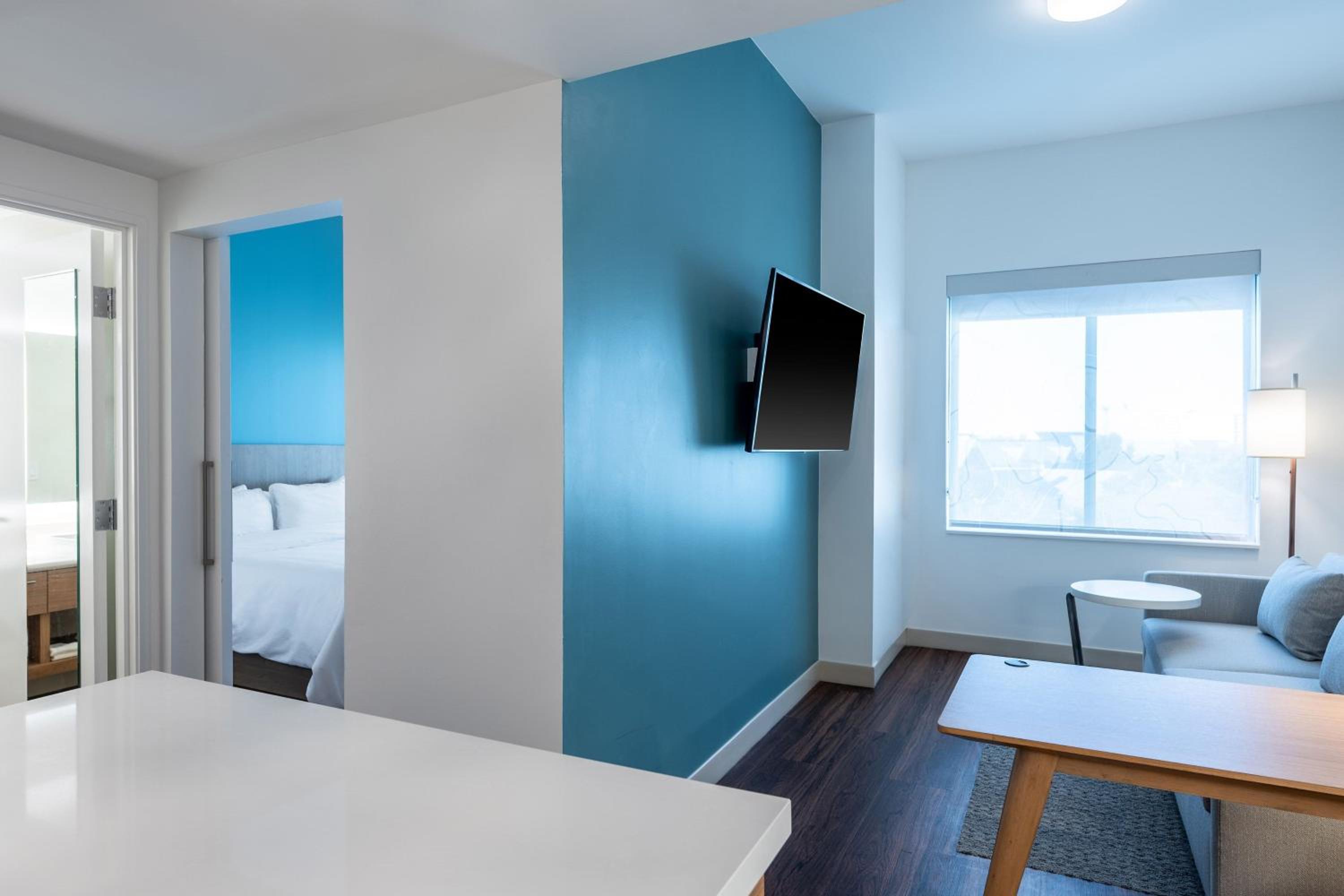 One-Bedroom King Suite with Sofa Bed - Photo 4