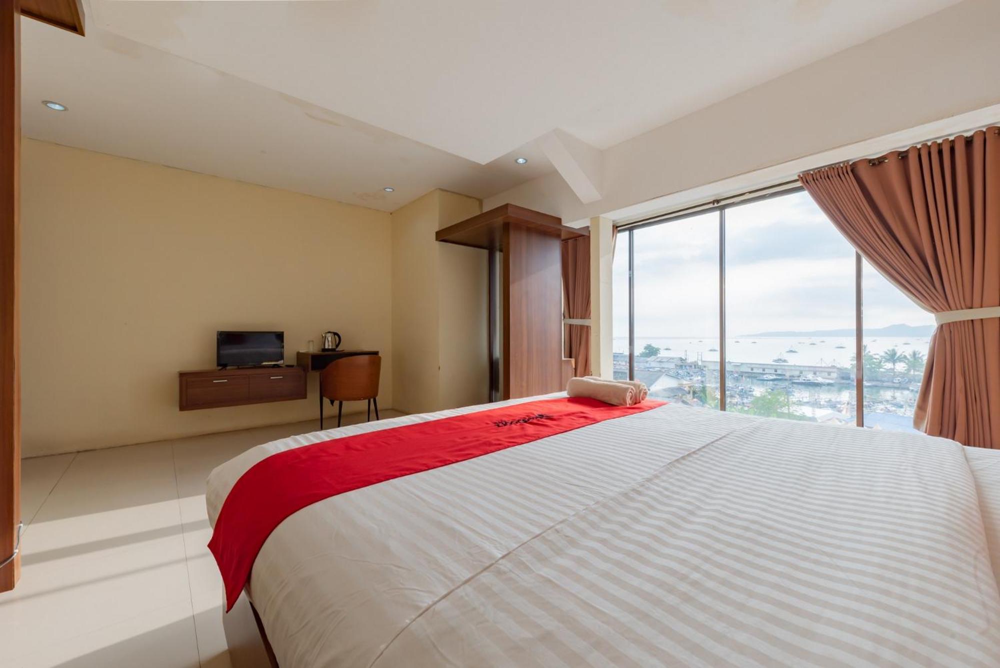 Suite - Photo 1