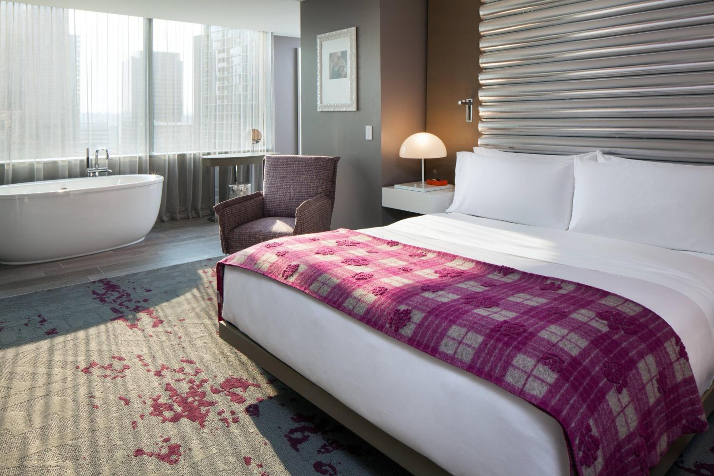 Marvelous, Suite, 1 King, City view photo 2
