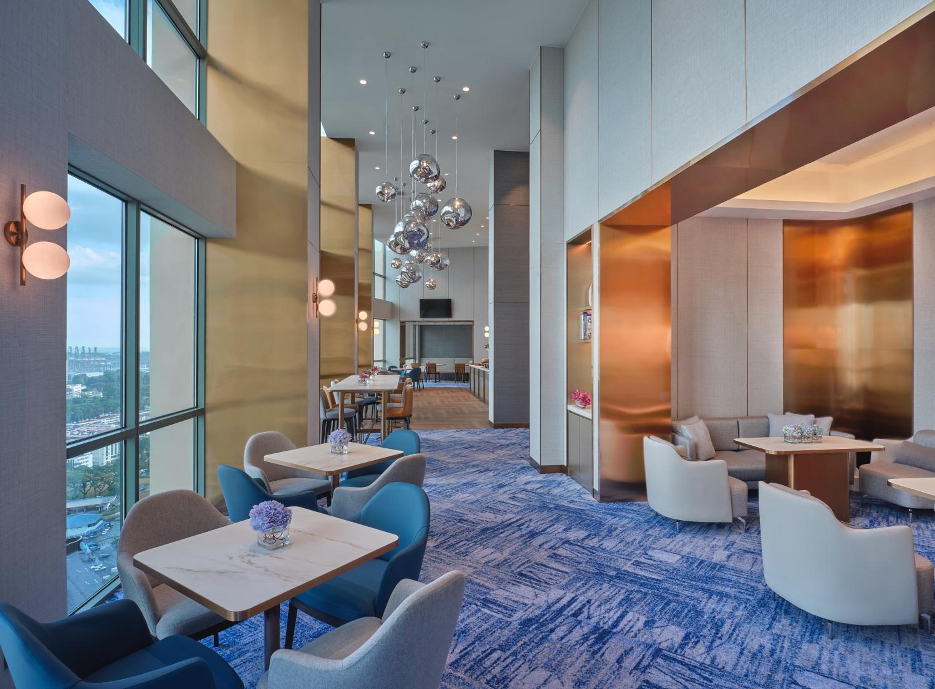 Grand Club Waterfront King (Newly renovated room) thumbnail 5
