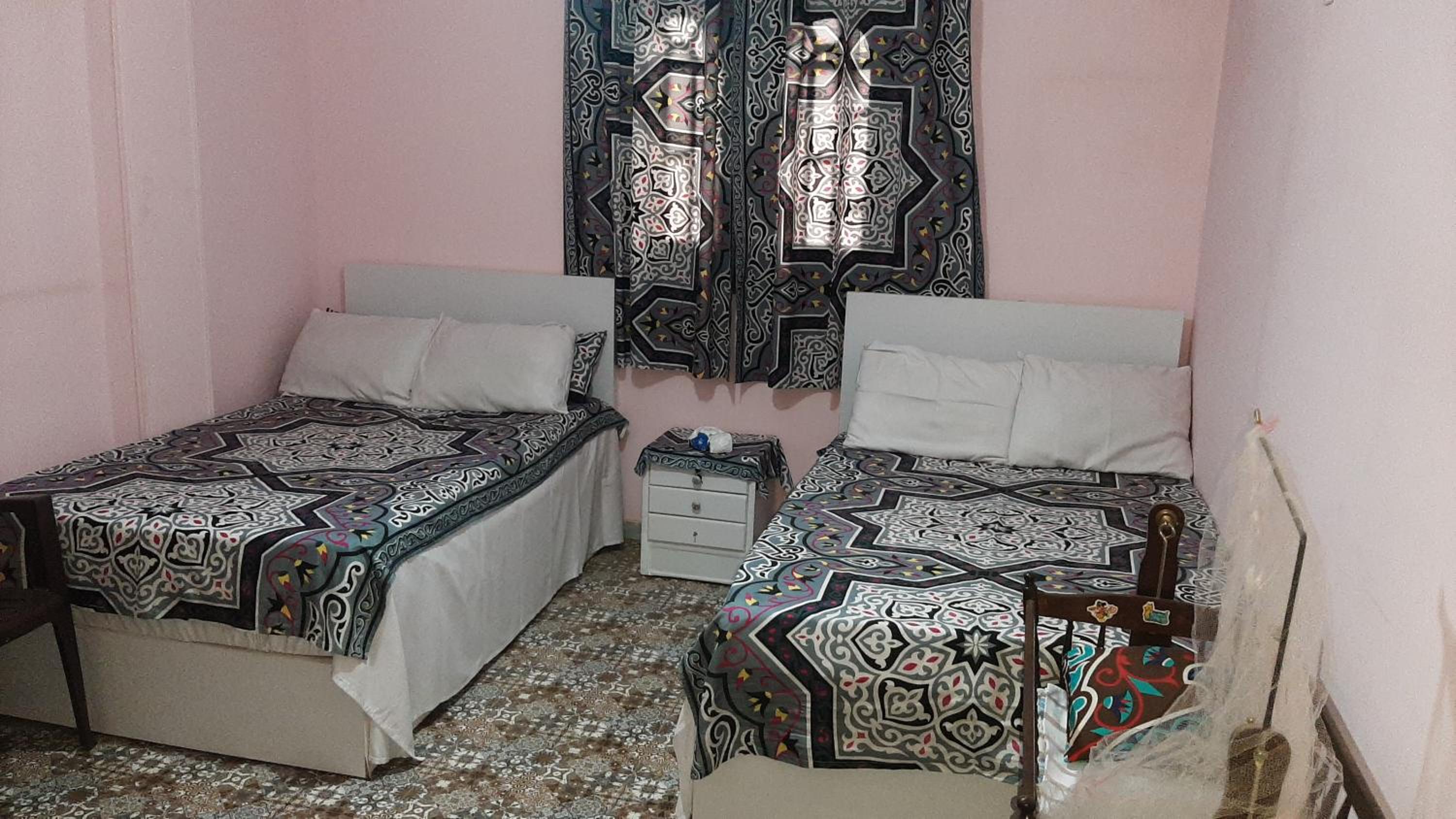 Deluxe Room (2 Adults + 1 Child)