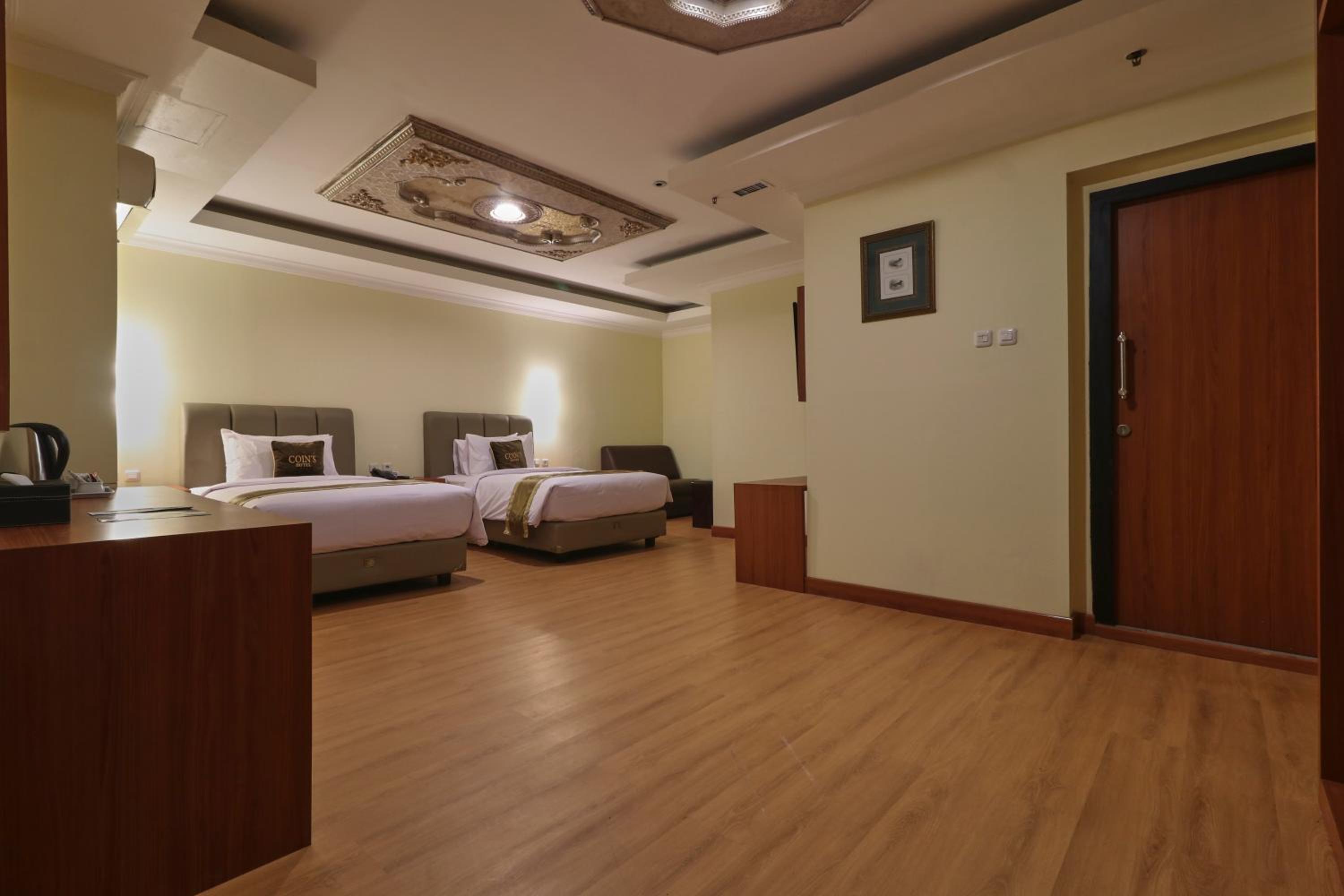 Large Double Room - Photo 9