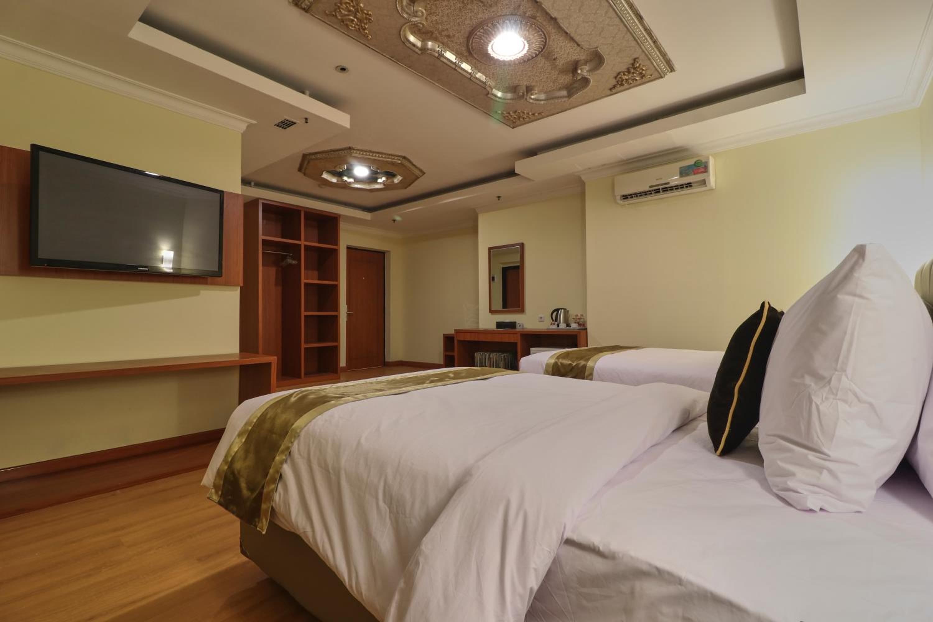 Large Double Room - Photo 7